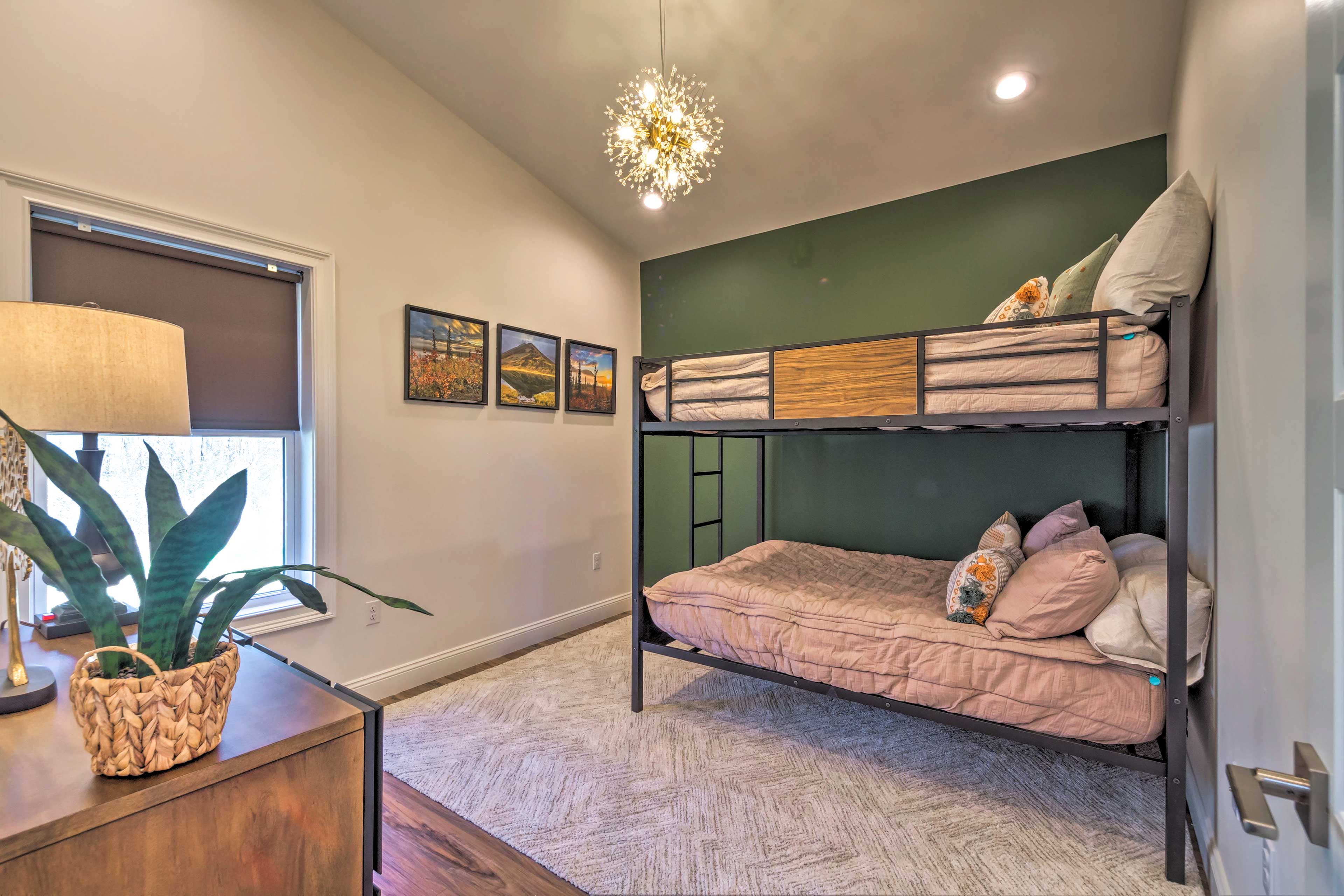 Upscale & Quiet Paducah Retreat on 15 Acres!