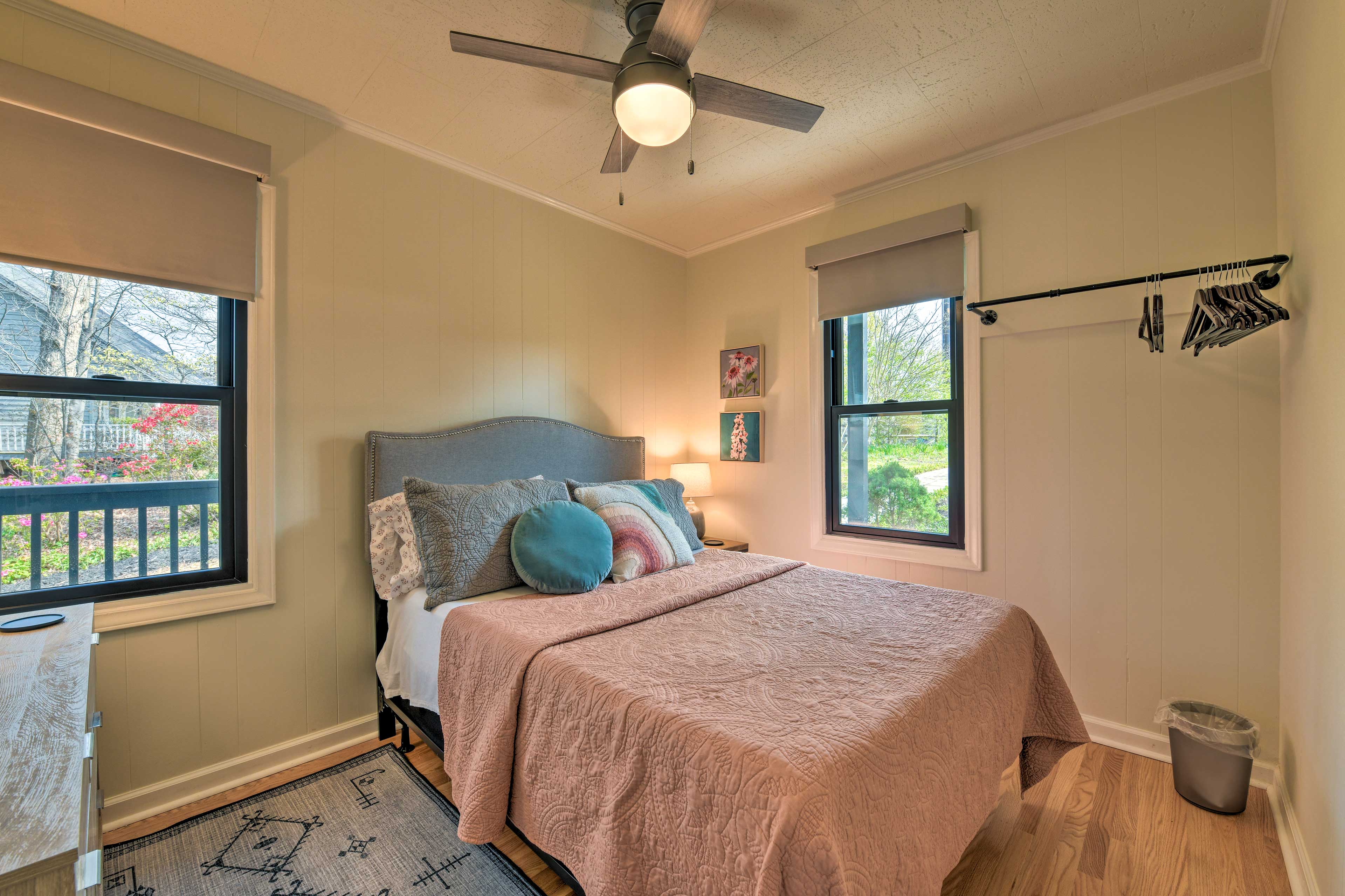 Dreamy Lake Norman Cottage w/ Panoramic Lake Views