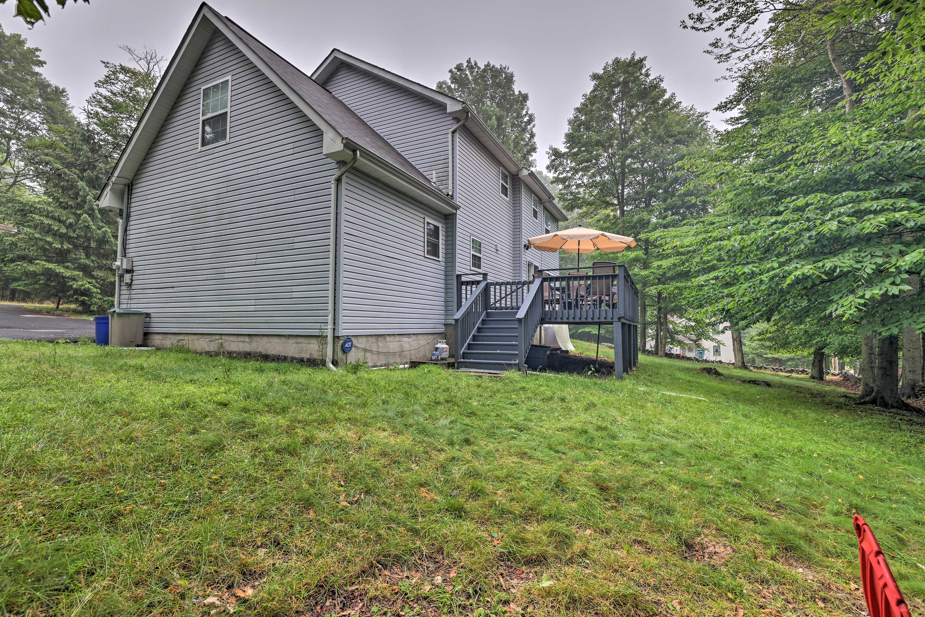 Spacious Tobyhanna Home w/ Lake Access & Fire Pit!