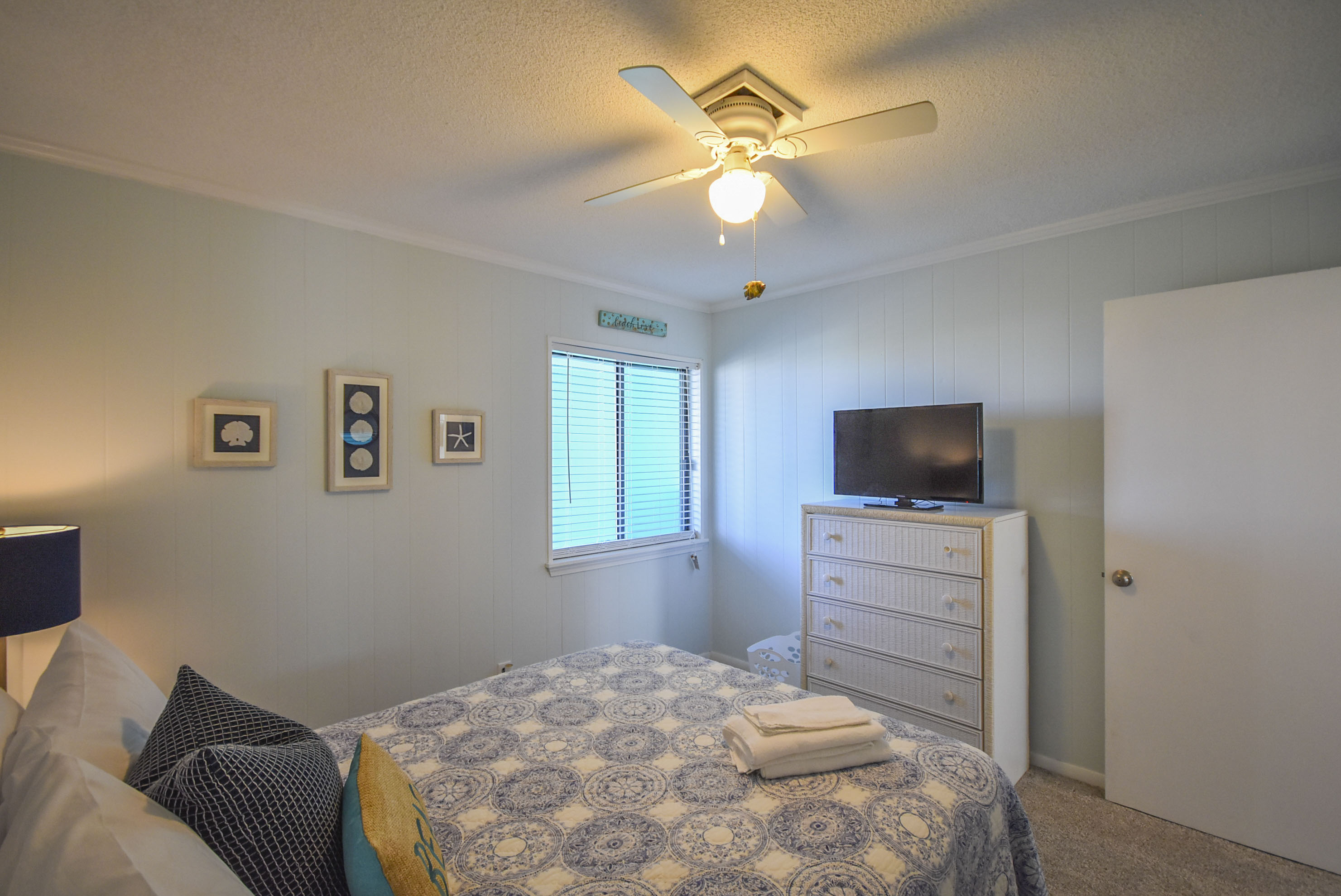 Coastal Condo w/ Public Atlantic Beach Access