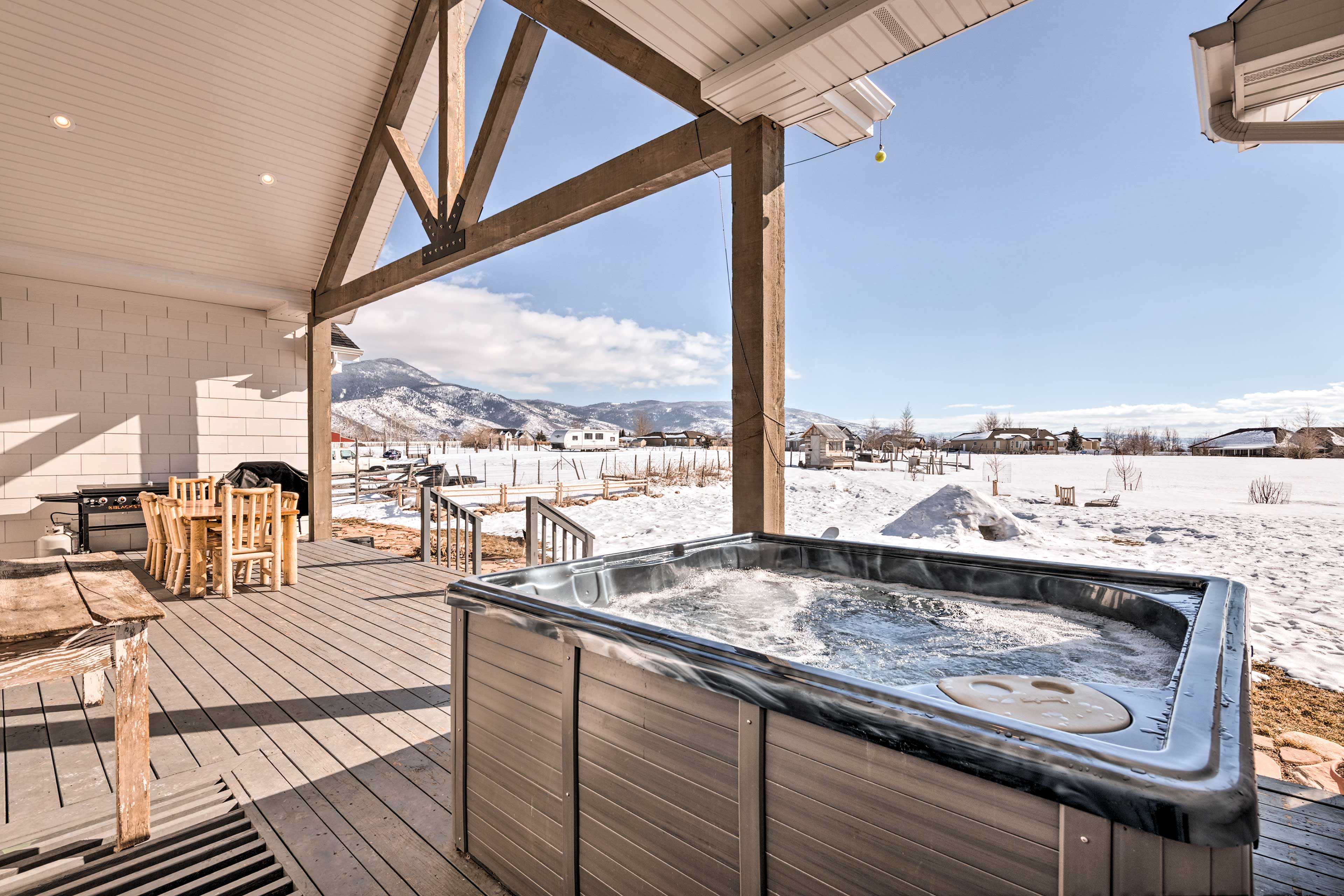 Property Image 2 - Stunning Home w/ Hot Tub ~ 15 Mi to Park City!