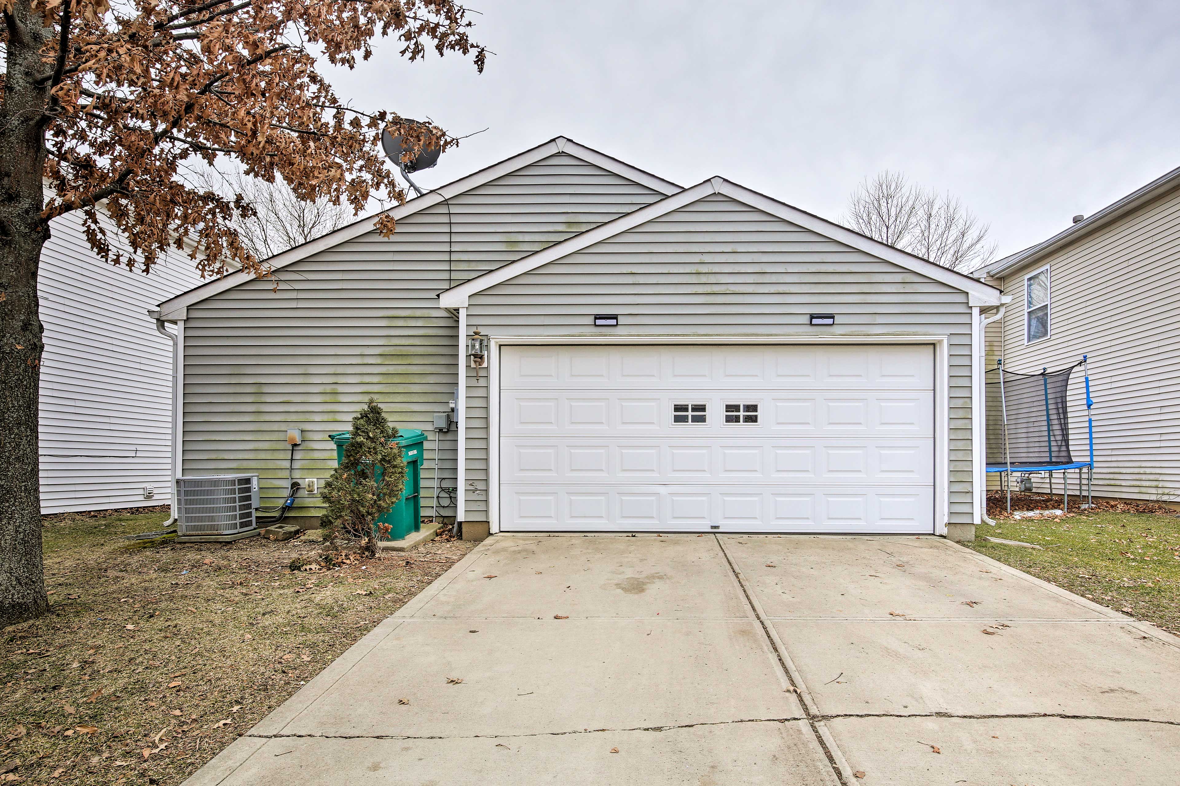 Patio Dining, 7 Mi to Purdue: Family Escape!