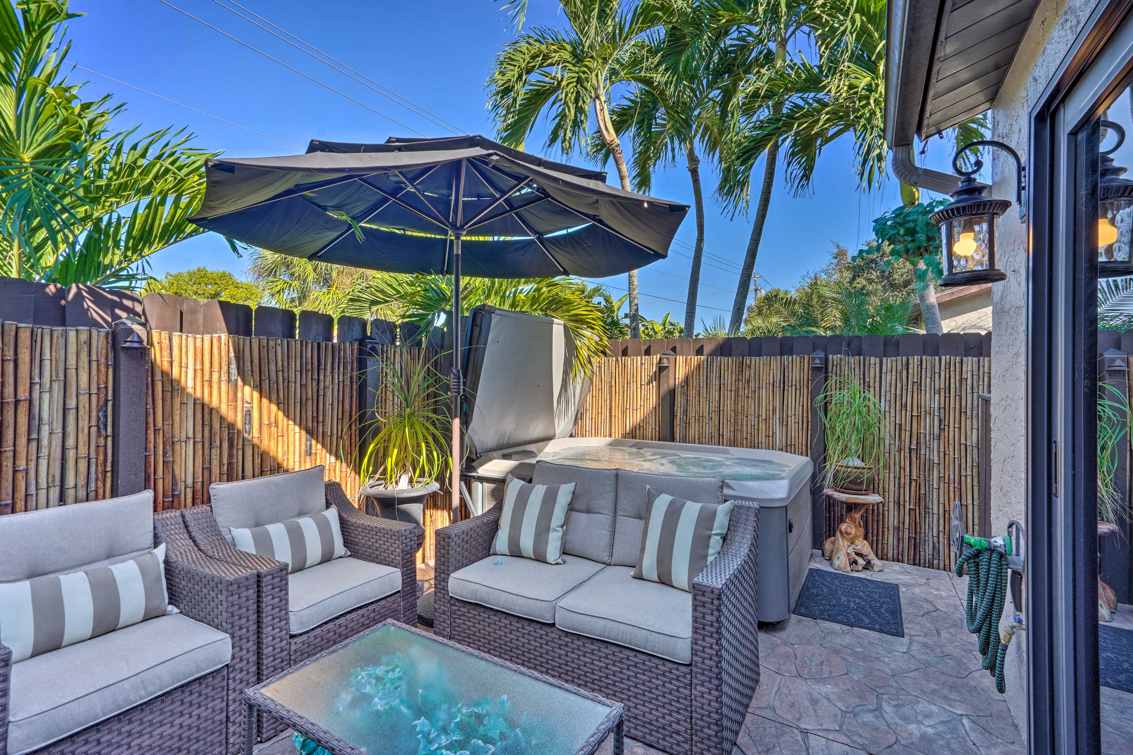Property Image 2 - Chic Fort Myers Escape w/ Community Perks!