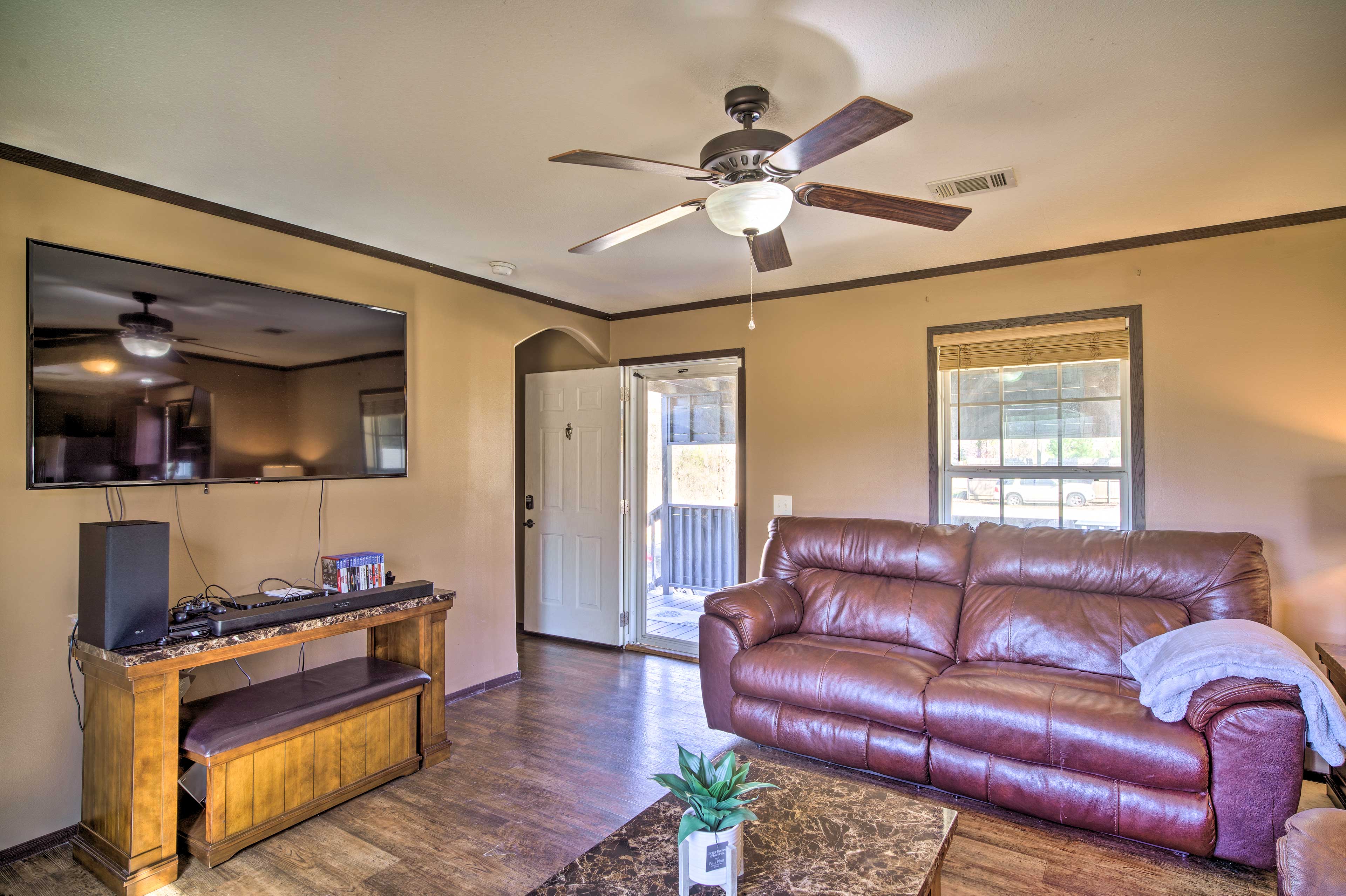 Property Image 1 - Warm + Inviting Denham Springs Home w/ Deck!