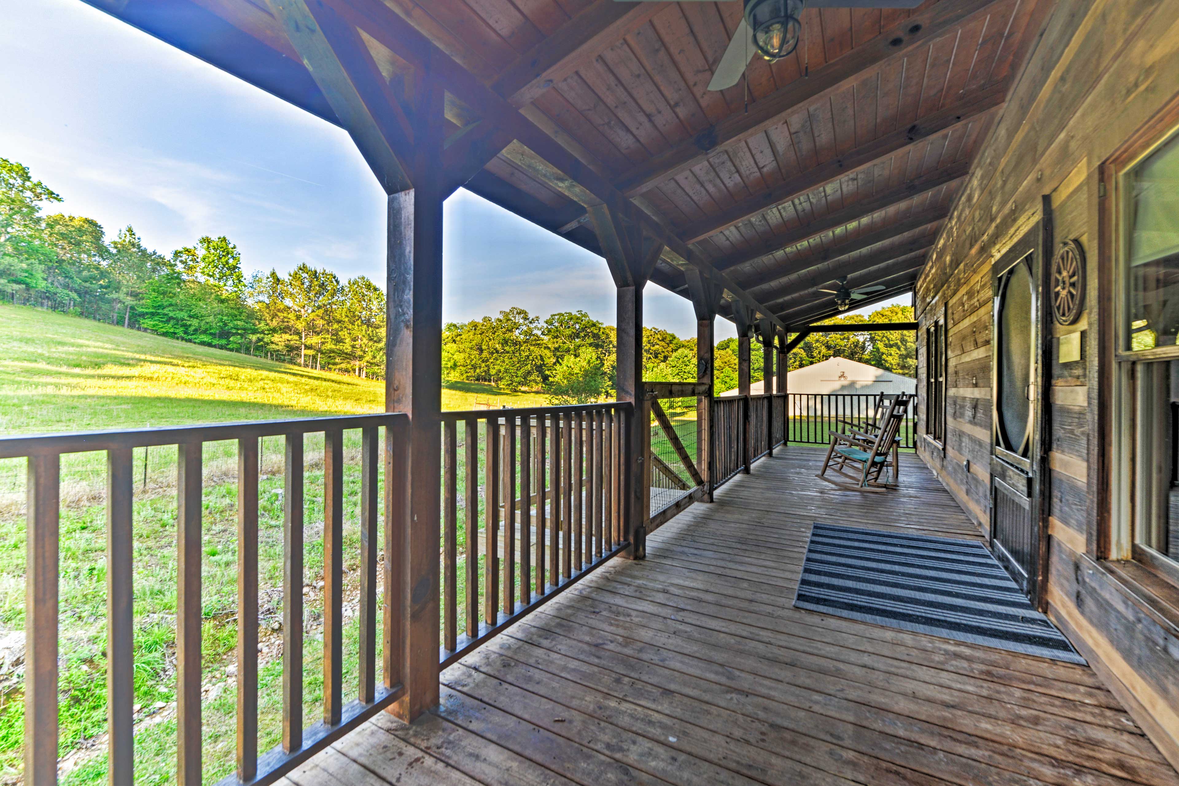 Quiet, Woodsy Retreat: Deck & Kentucky Lake Access