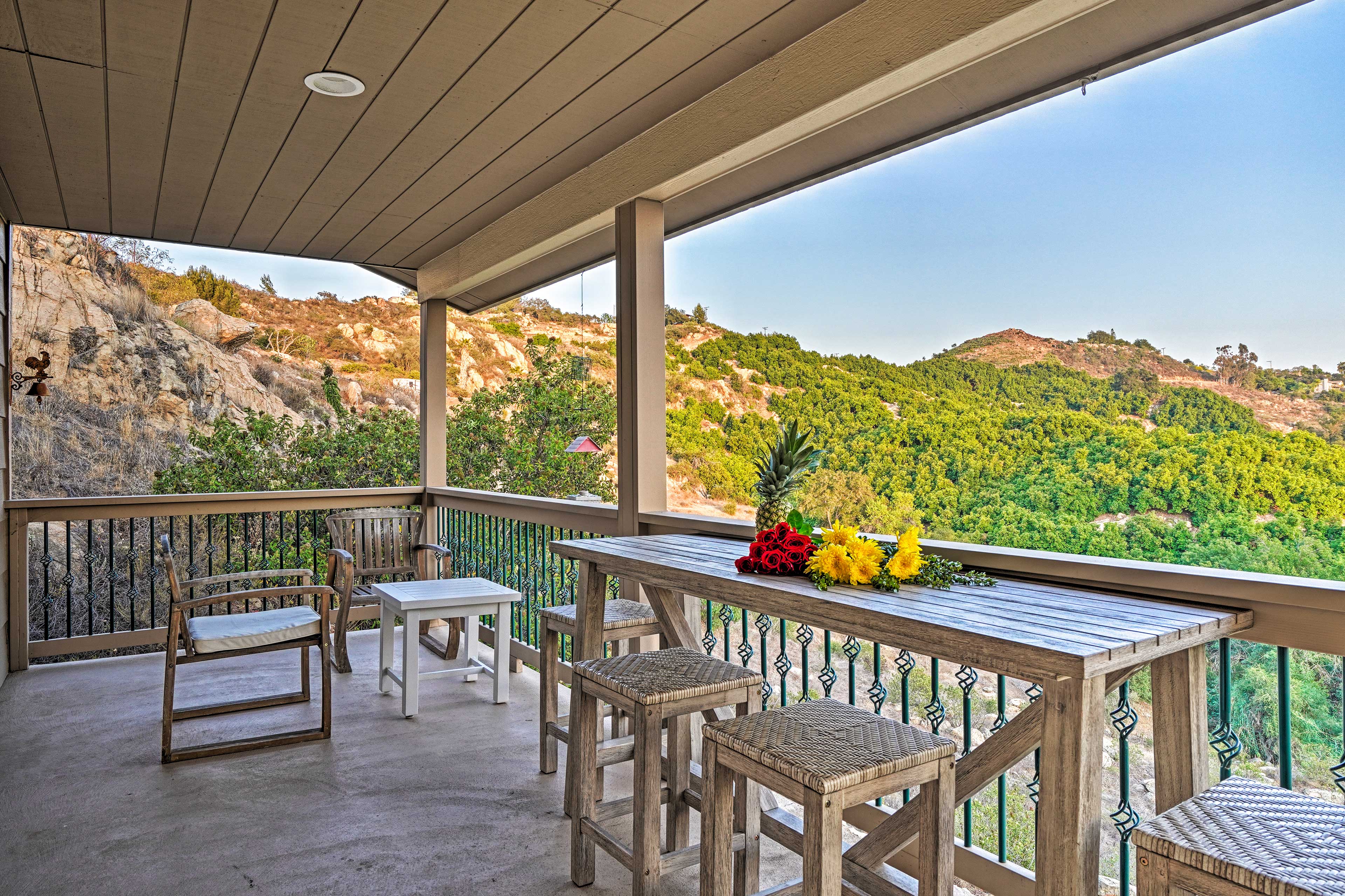 Hot Tub + Balcony: Rainbow Retreat Near Wineries!