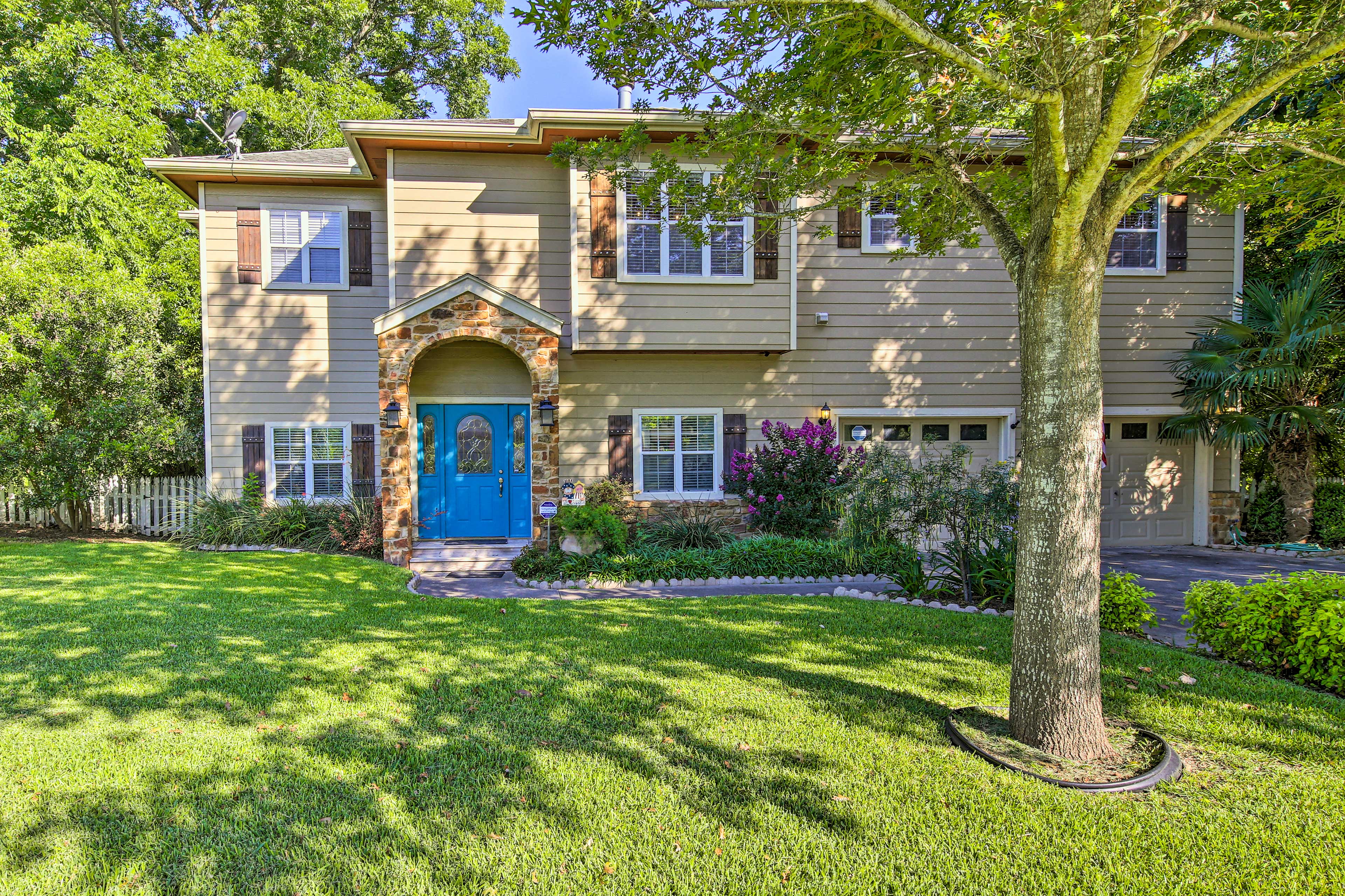 Property Image 2 - Sunny Seguin Retreat w/ Canoes on Guadalupe River!