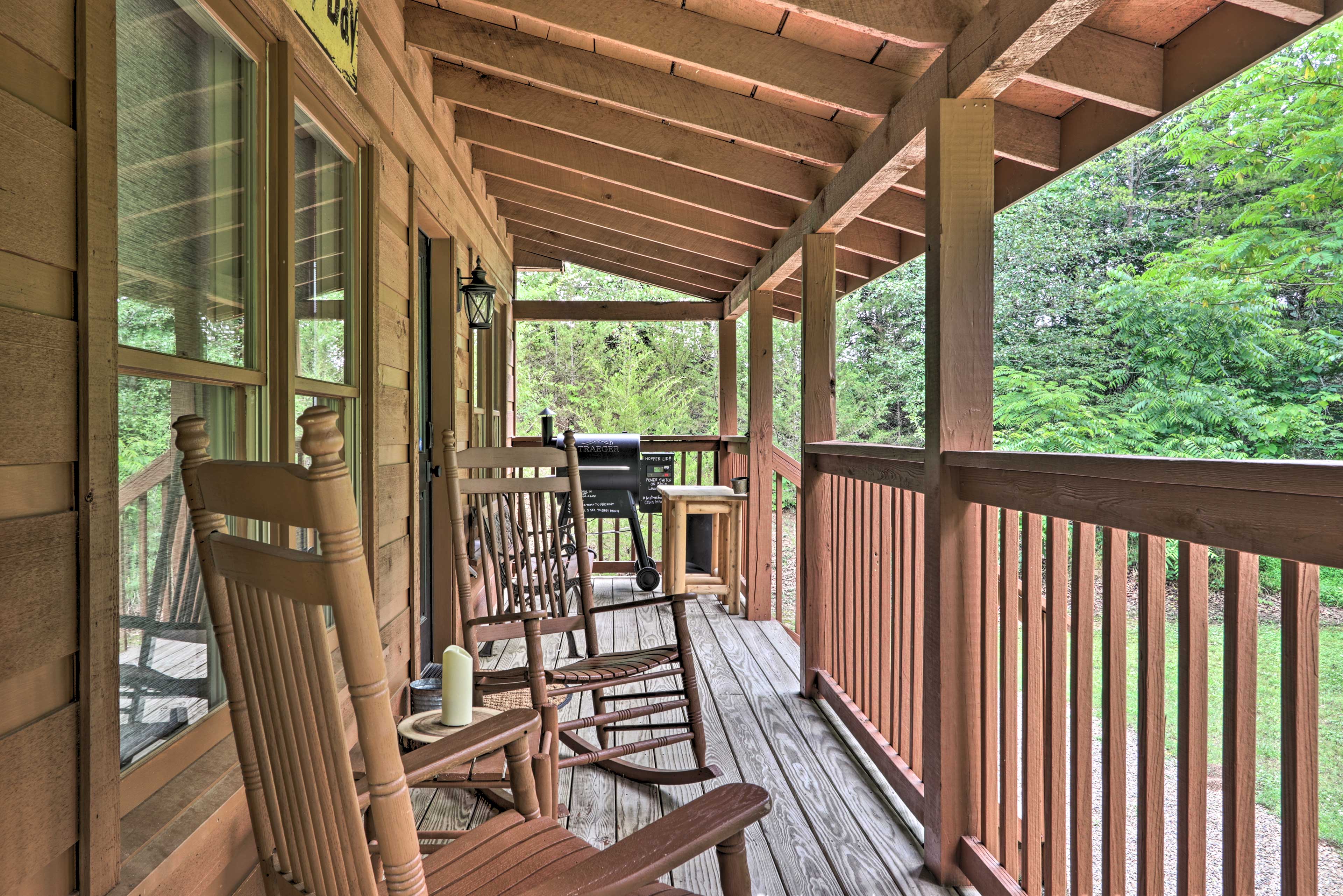 Property Image 2 - ’The Moonshine’ Cabin: Hot Tub, 3 Mi to Dollywood