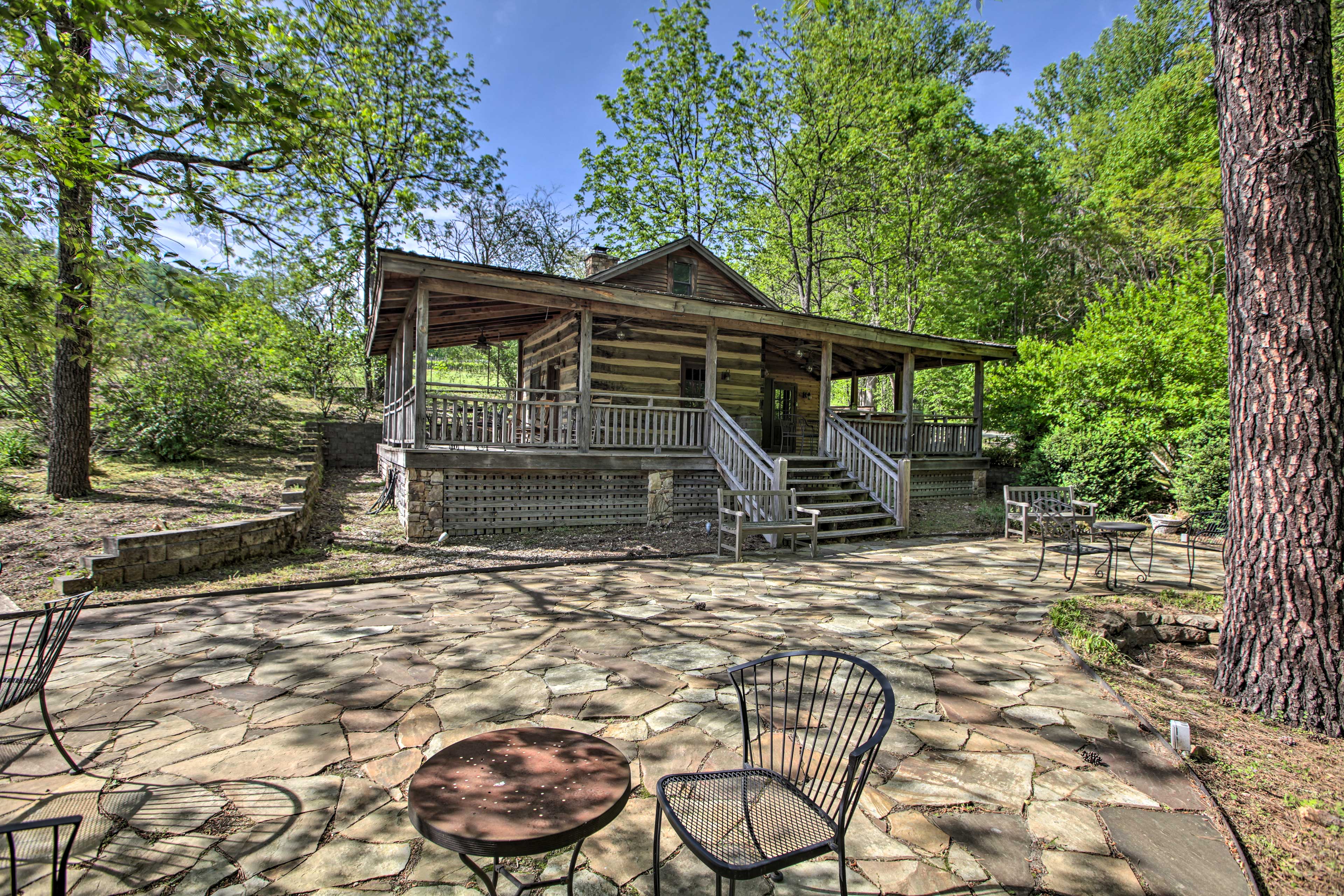 Property Image 2 - Romantic Log Cabin Escape on Delfosse Winery!