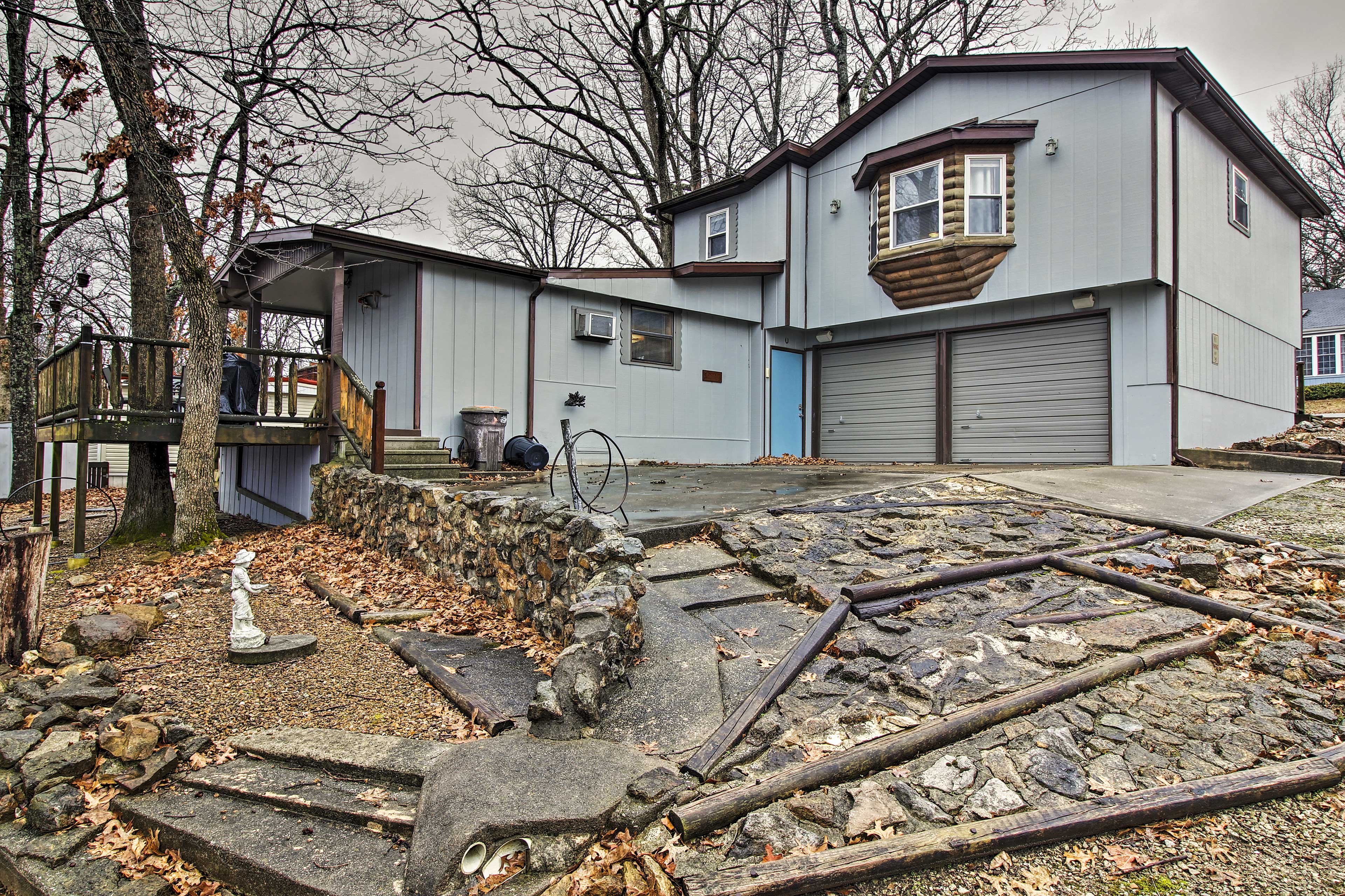 Rustic Stockton Lake Cabin Half Mile to Boat Ramp!