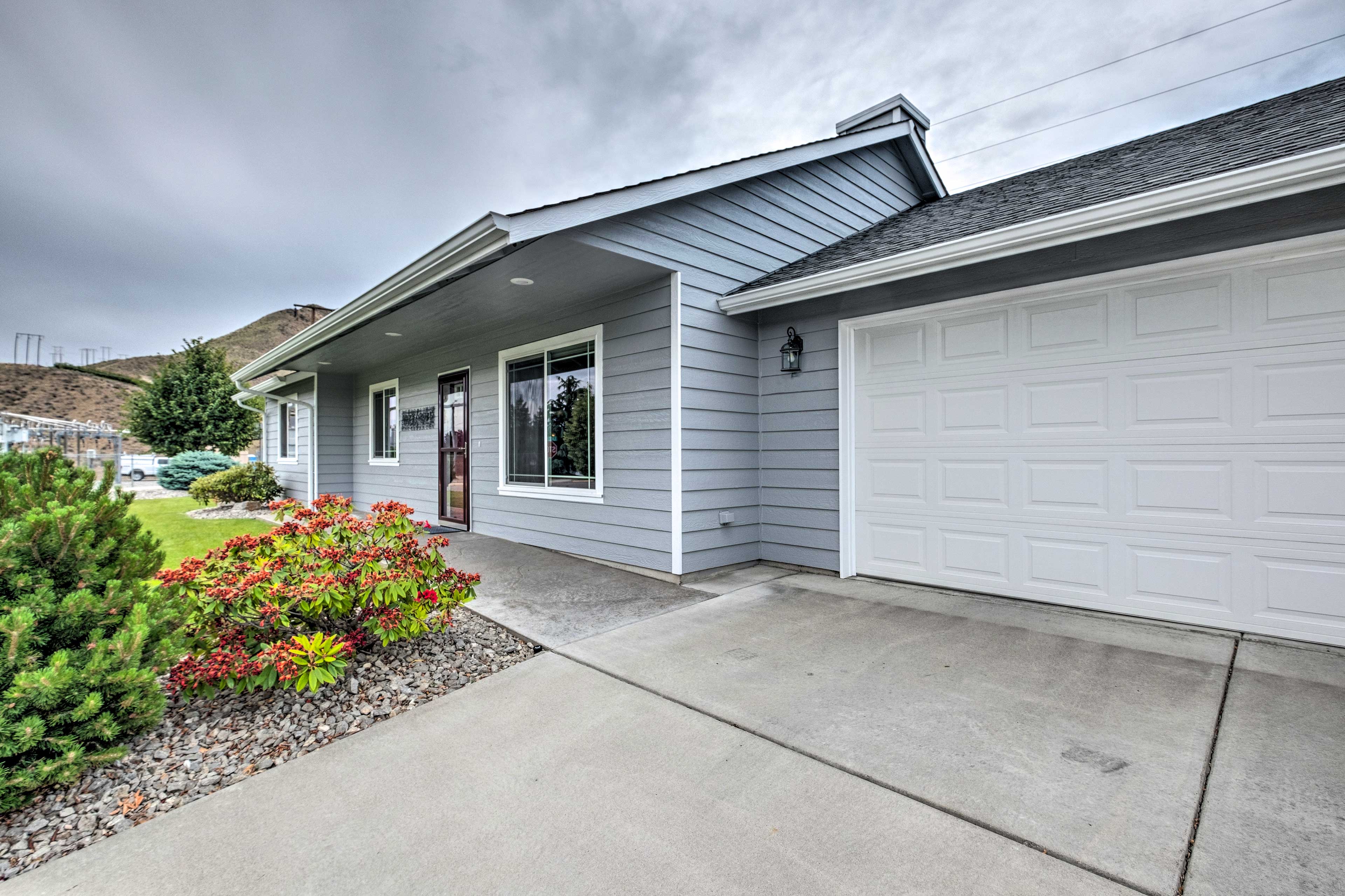 Property Image 2 - Saddle Rock East: Wenatchee Home < 3 Miles to Town