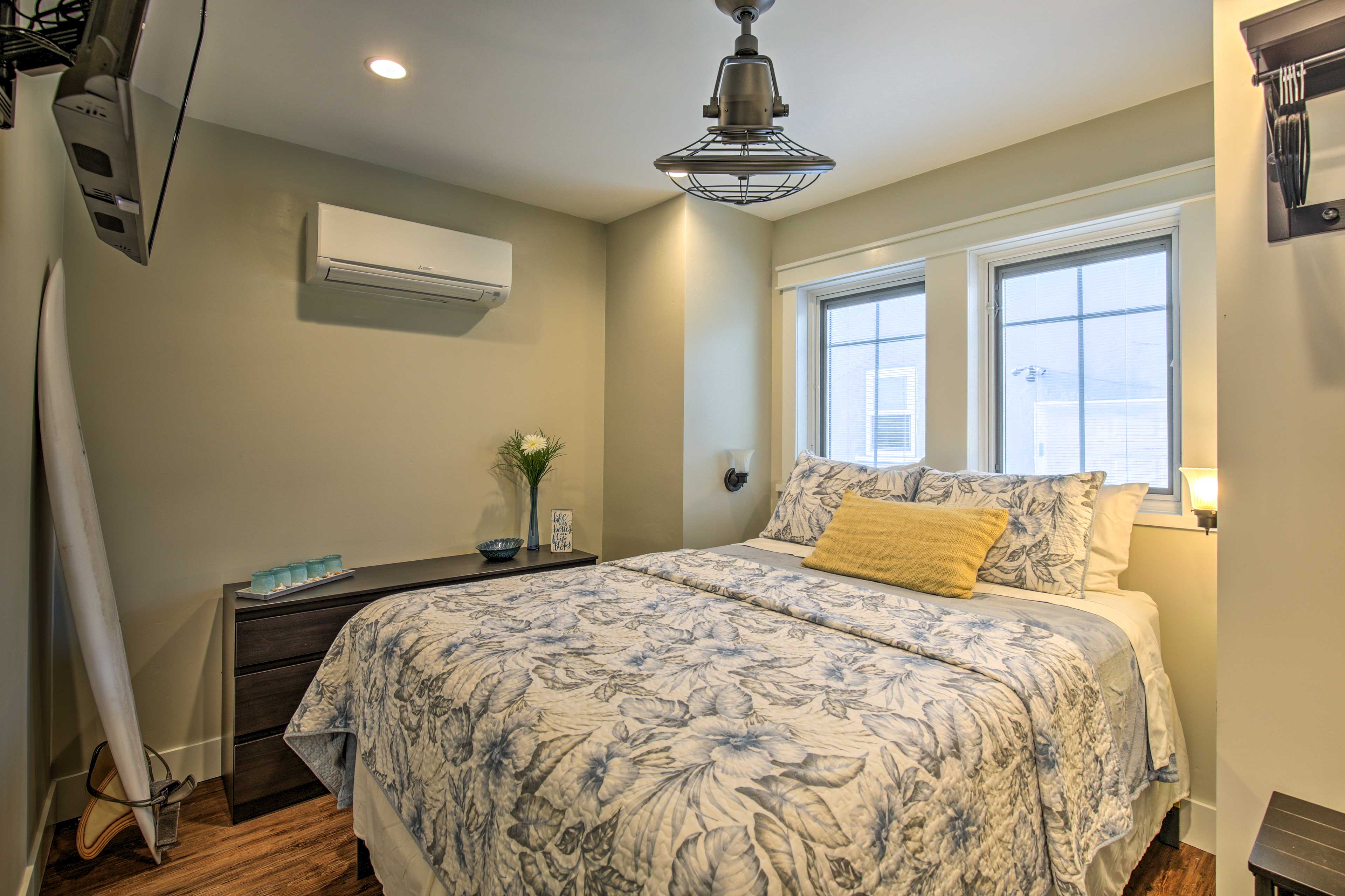 San Diego Home - Walk to Sail Bay & Mission Beach!