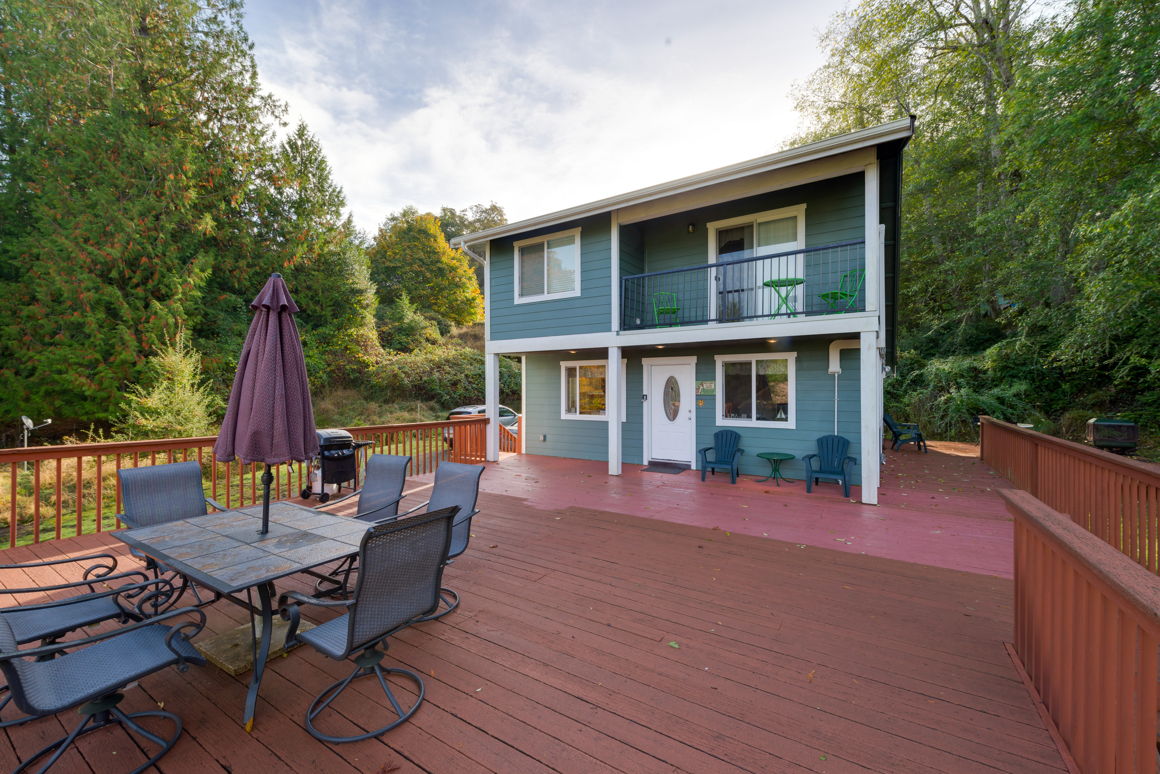 Property Image 1 - Herron Island Cabin w/ Deck: Walk to Beach!