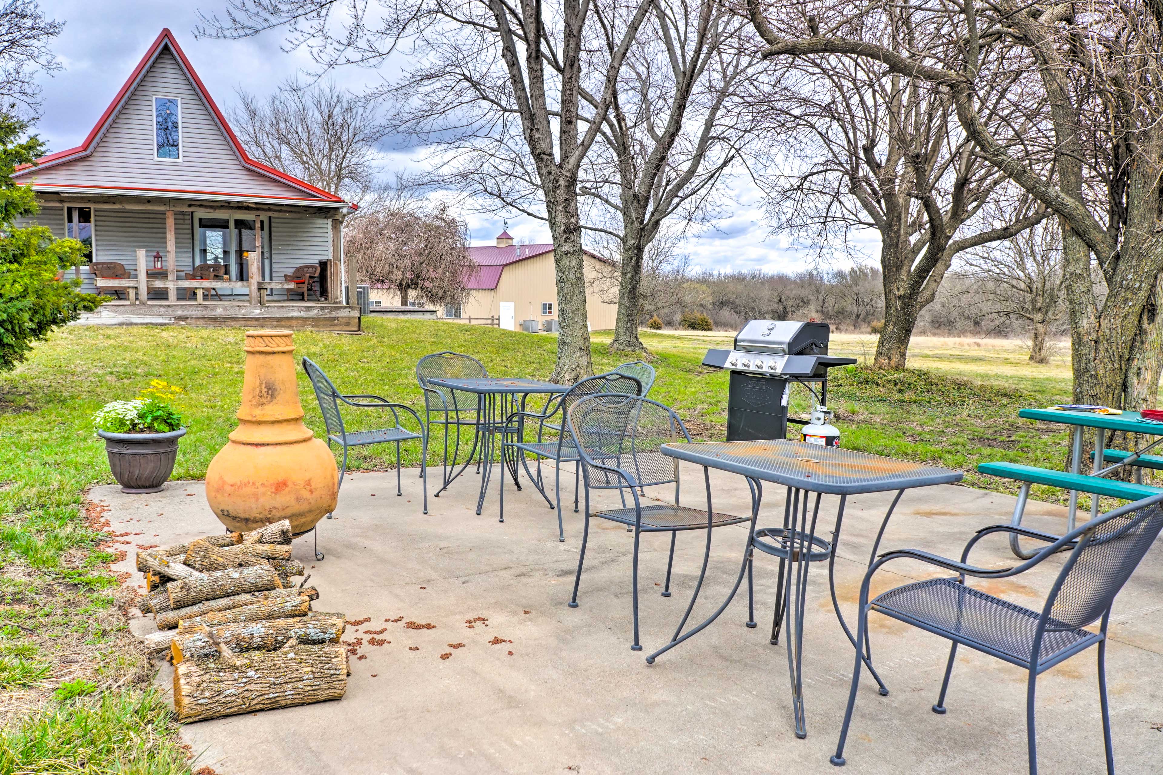 Property Image 2 - Vivid ’Cedar Ridge’ Cabin ~ 23 Miles to Wichita!