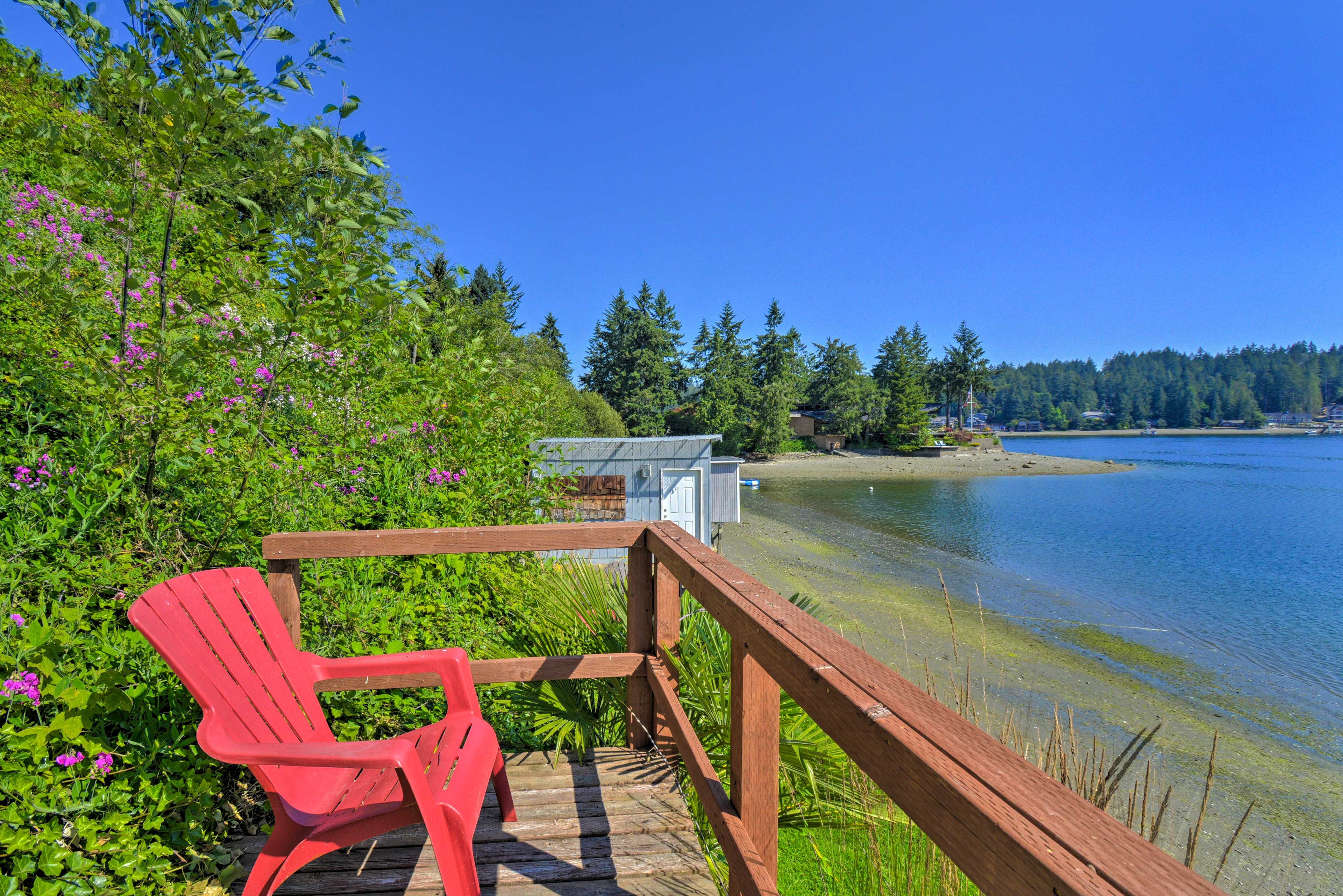 Waterfront Gig Harbor Home w/ Furnished Deck