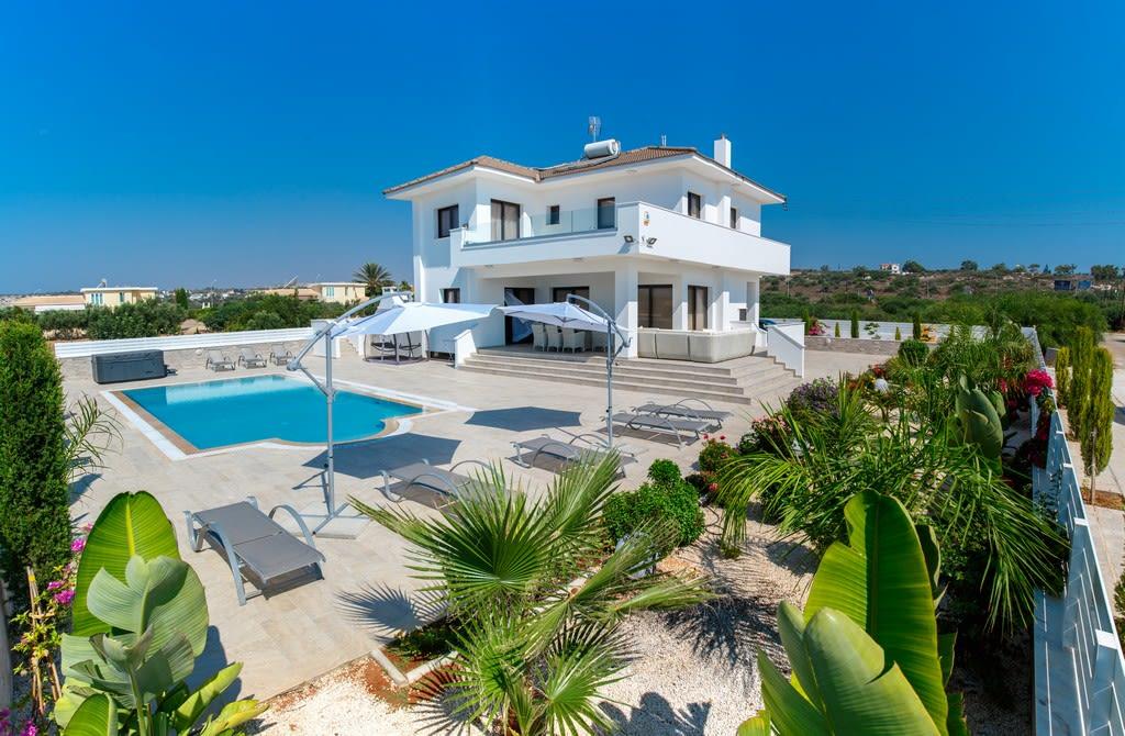 Property Image 1 - Elegant Villa With A Glamourous Pool