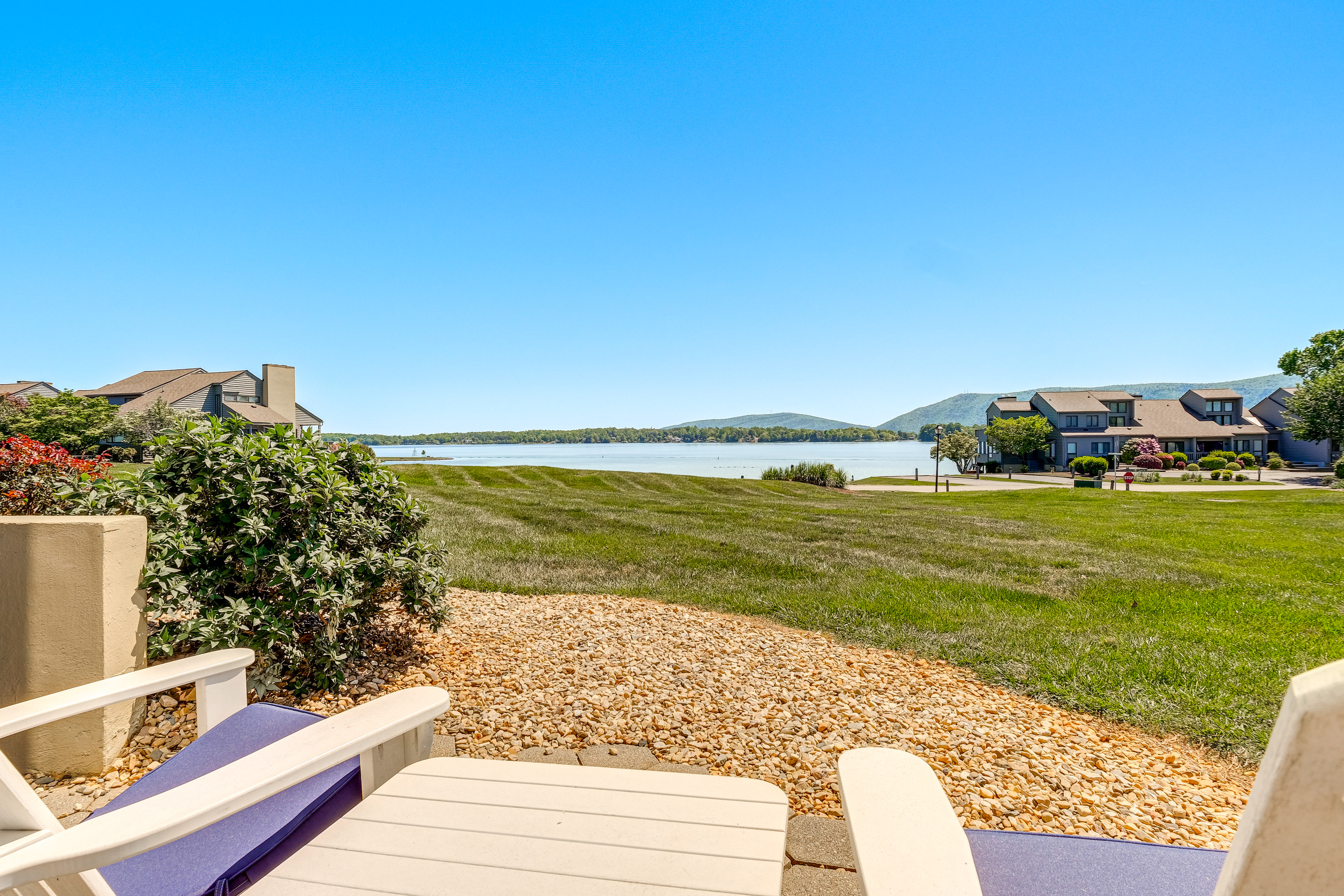 Sun-Filled Condo w/ Smith Mountain Lake Views