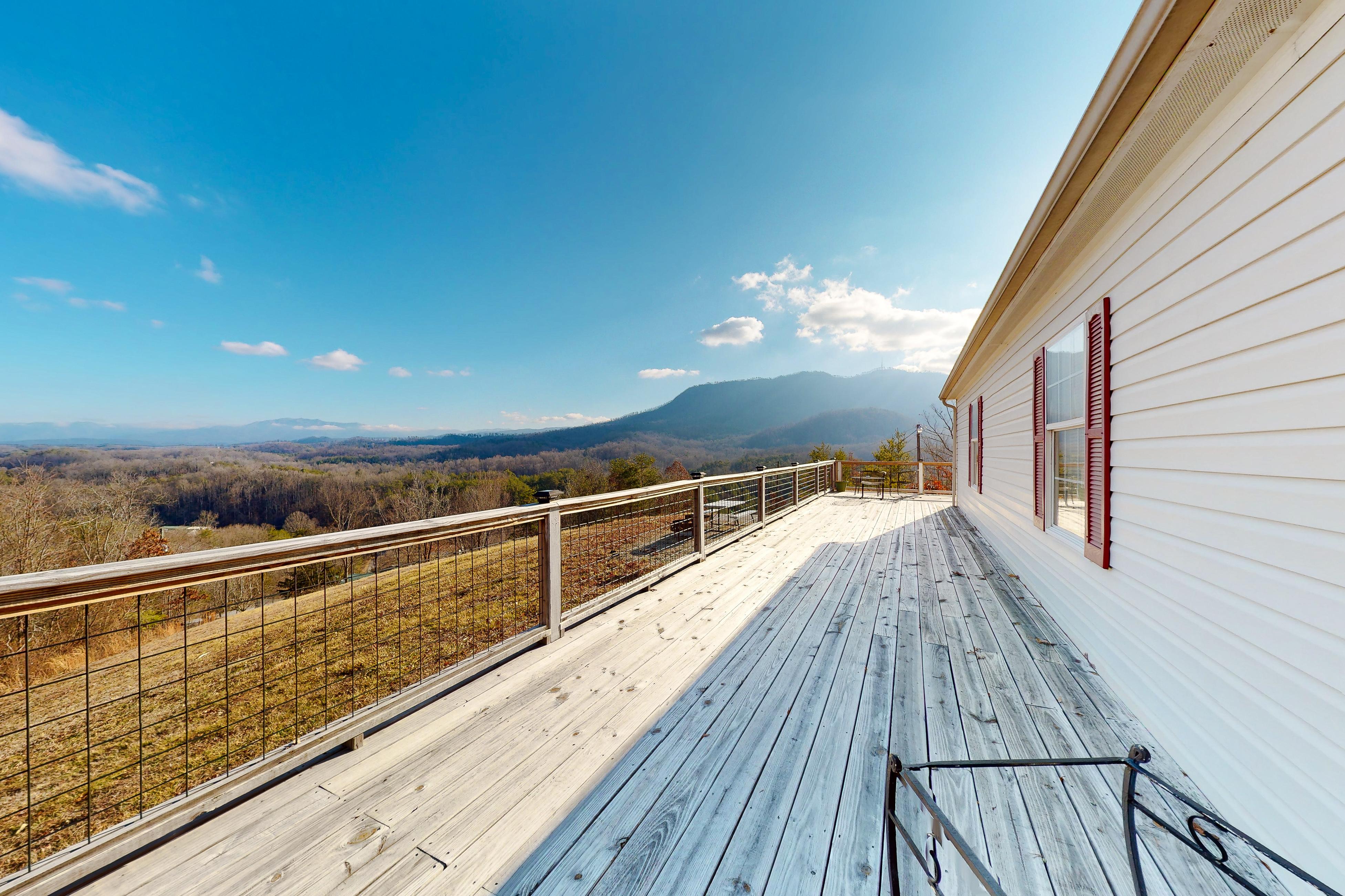 Property Image 1 - Autumn’s Peak Retreat 