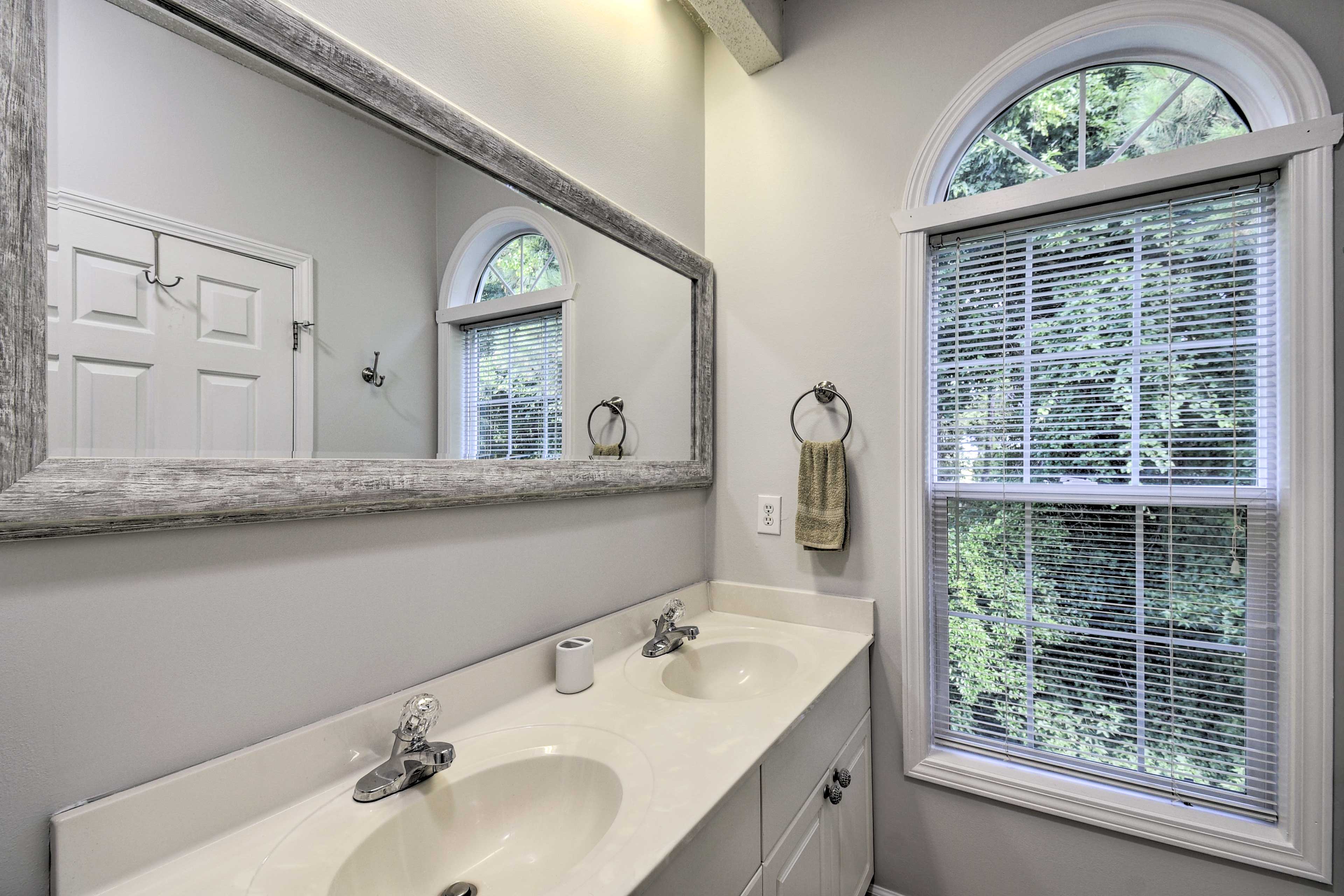 1 Mi to Myrtle Beach Access: Condo w/ Resort Perks