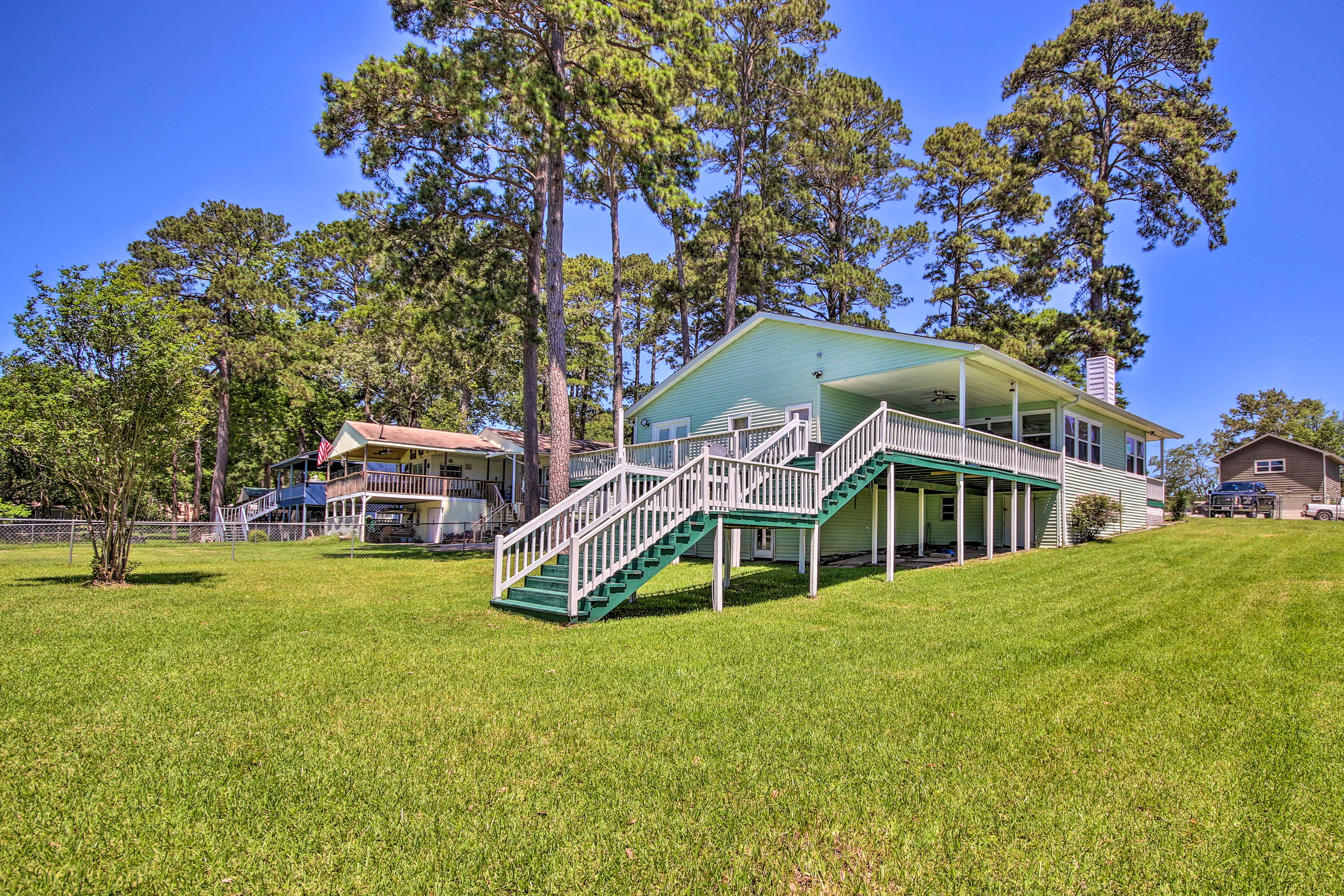 Waterfront Onalaska Retreat w/ Private Dock! Home Rental in Onalaska