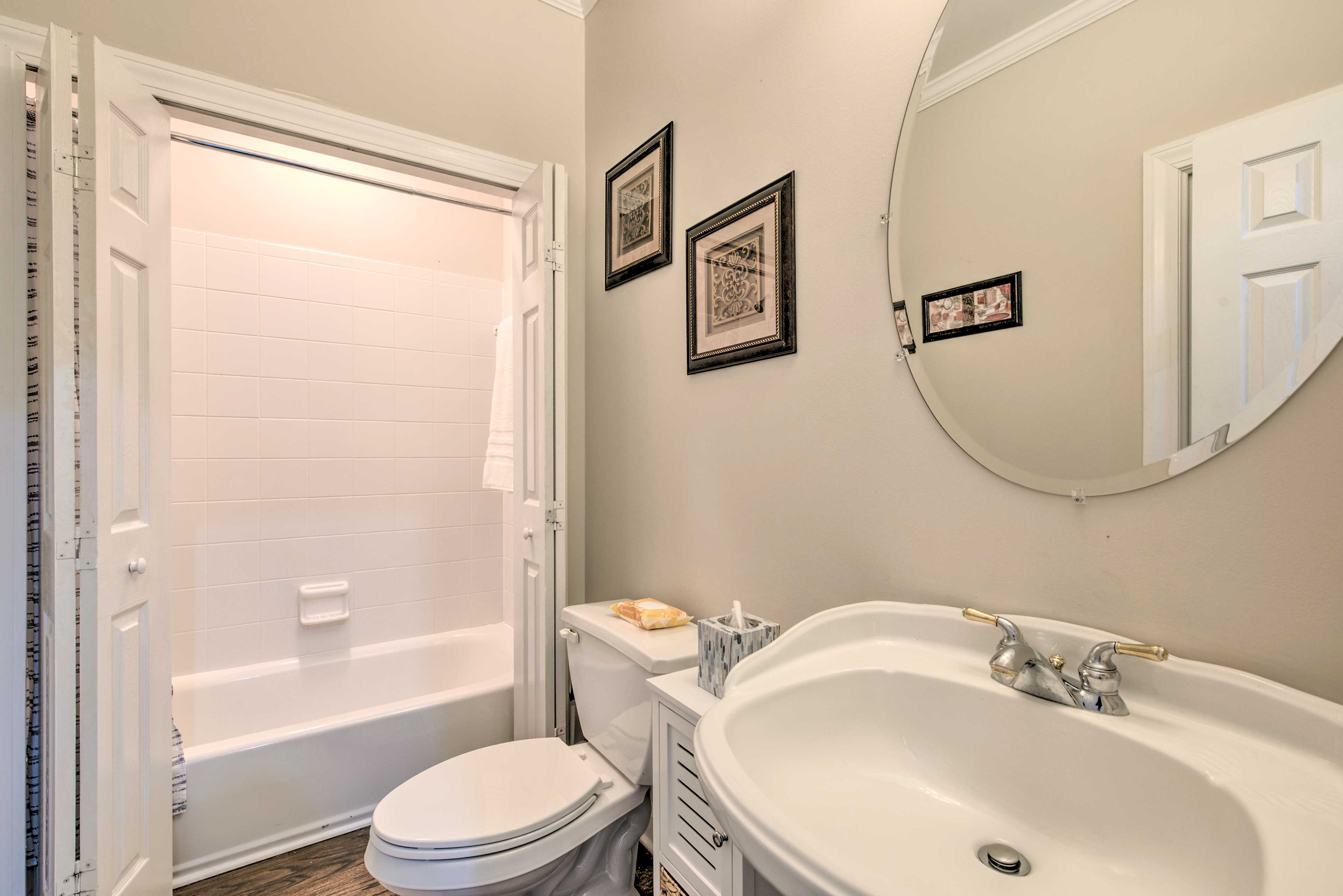 Updated Mableton Home ~ 14 Miles to Downtown ATL!