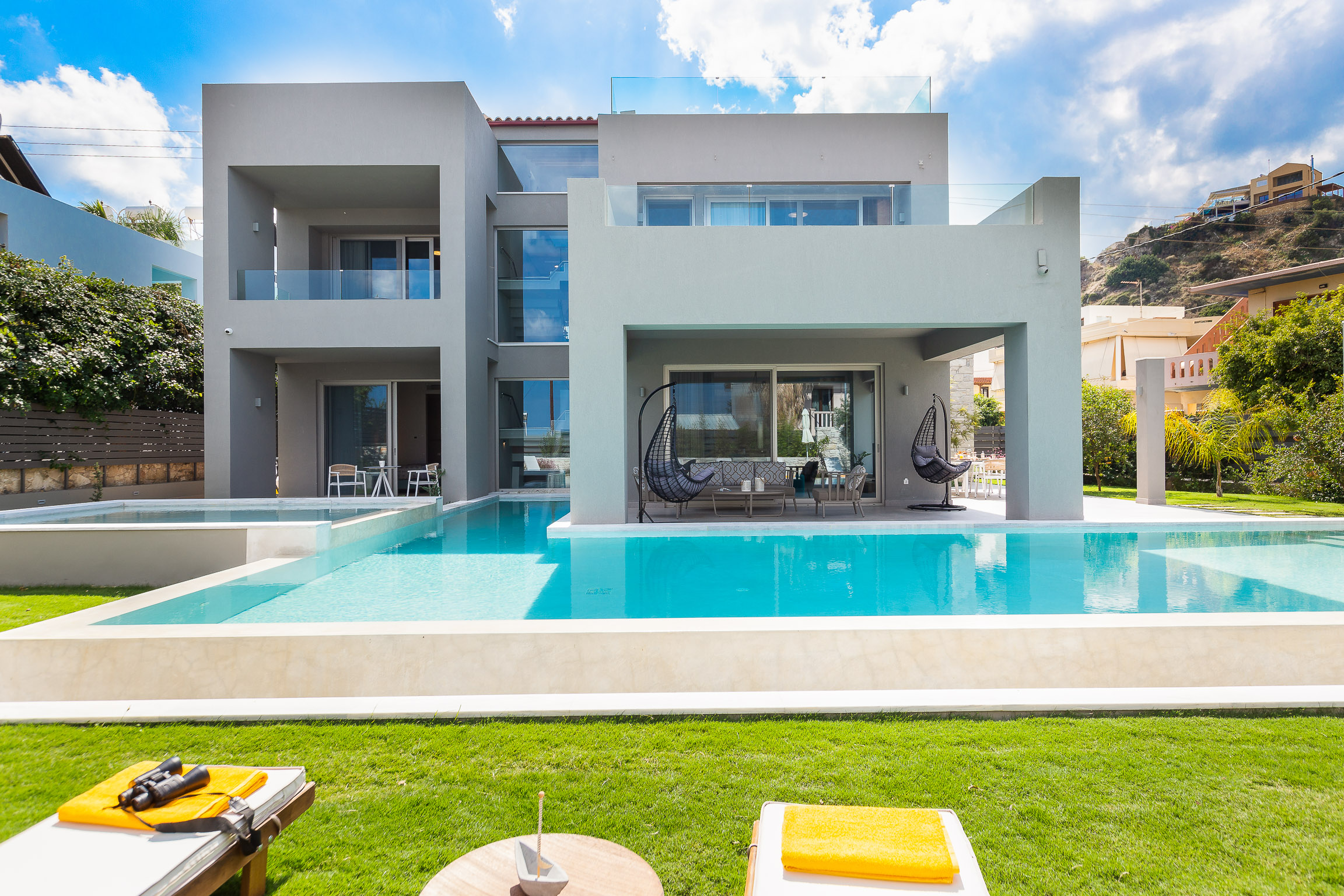 Property Image 2 - Lux Villa w Heated-Hydromassage Pool  200m to sea