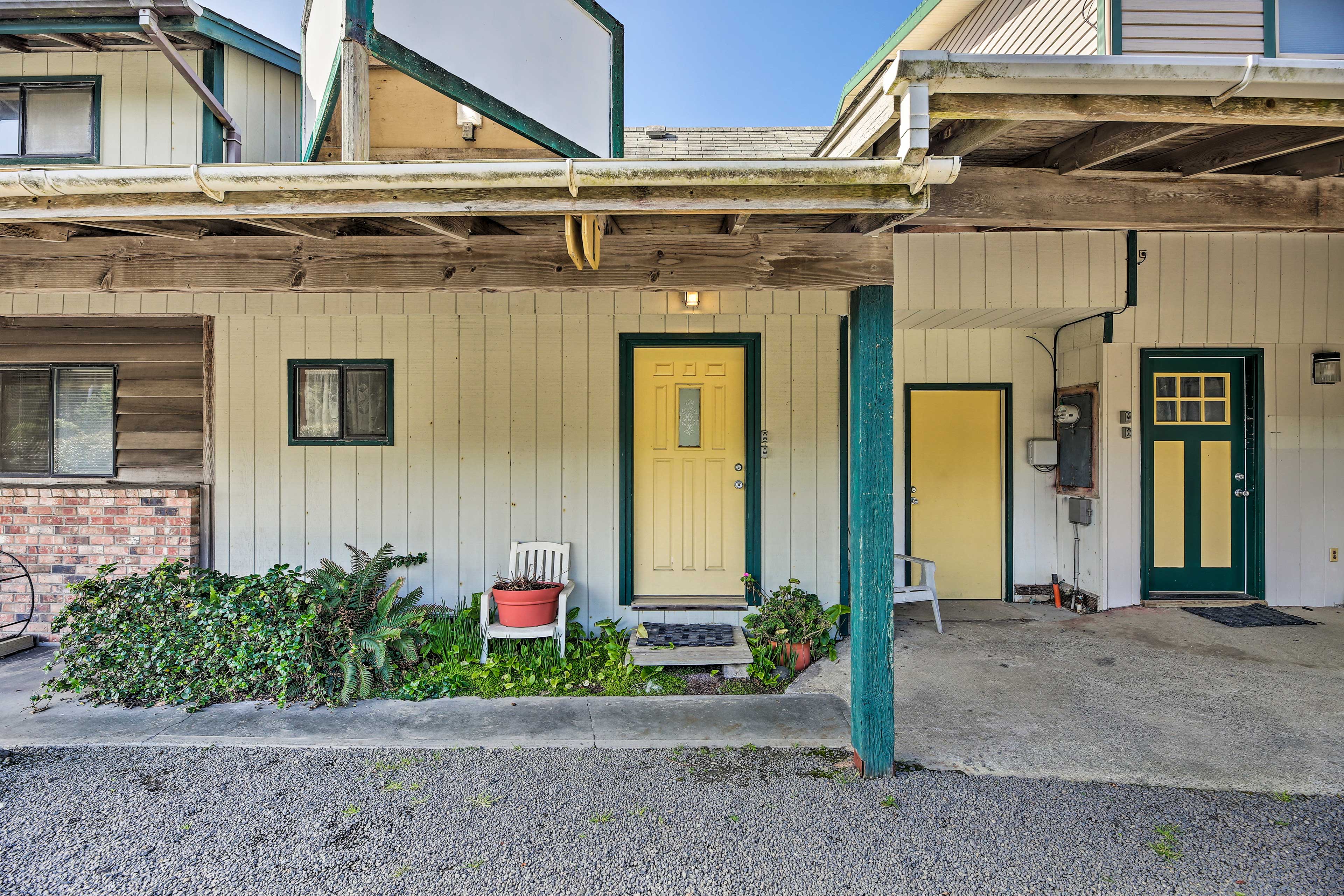 Property Image 2 - Sanderling Sea Cottages, Unit 1 with Deck!