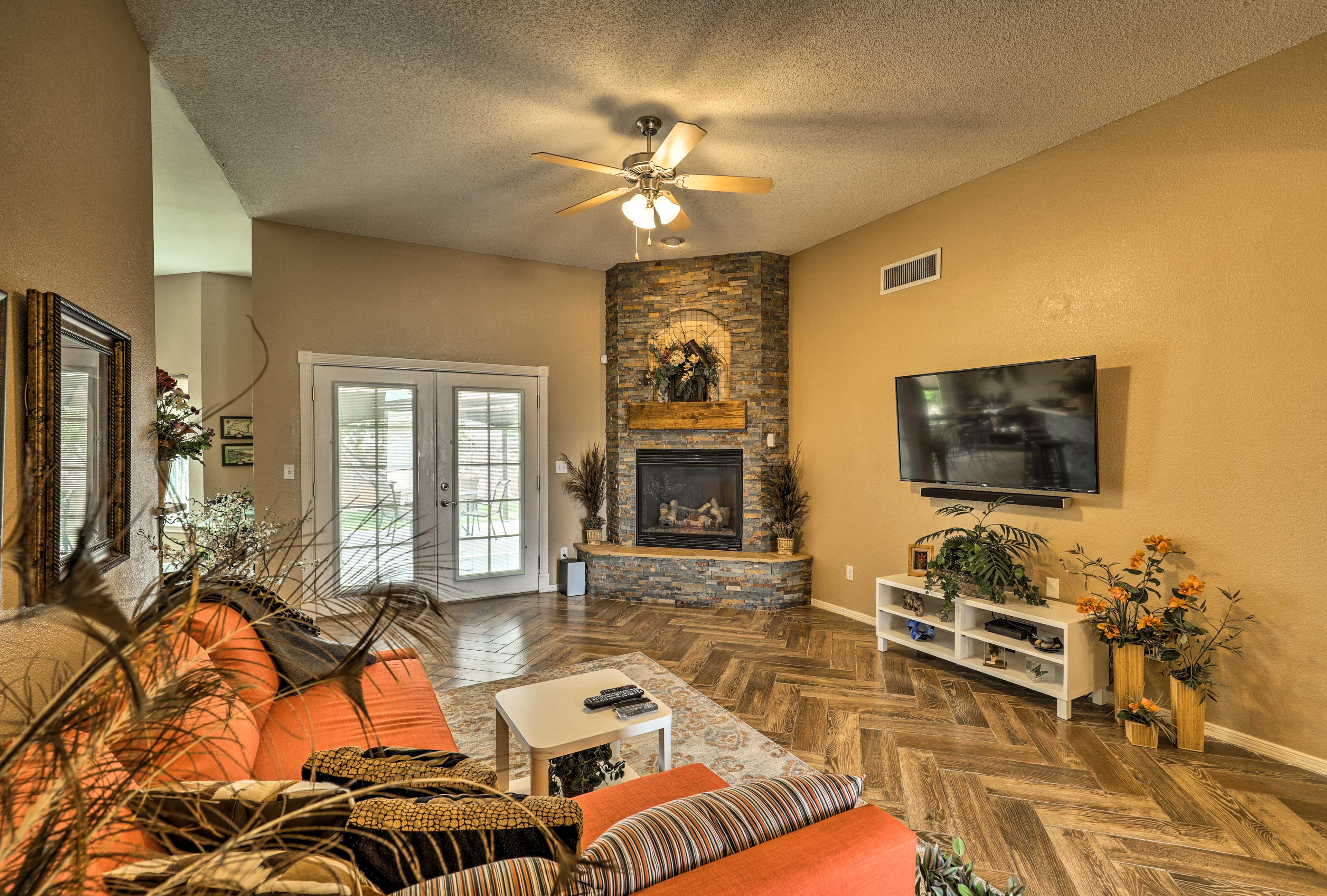 Santa Teresa Home w/ Private Patio Mins to El Paso Home Rental in