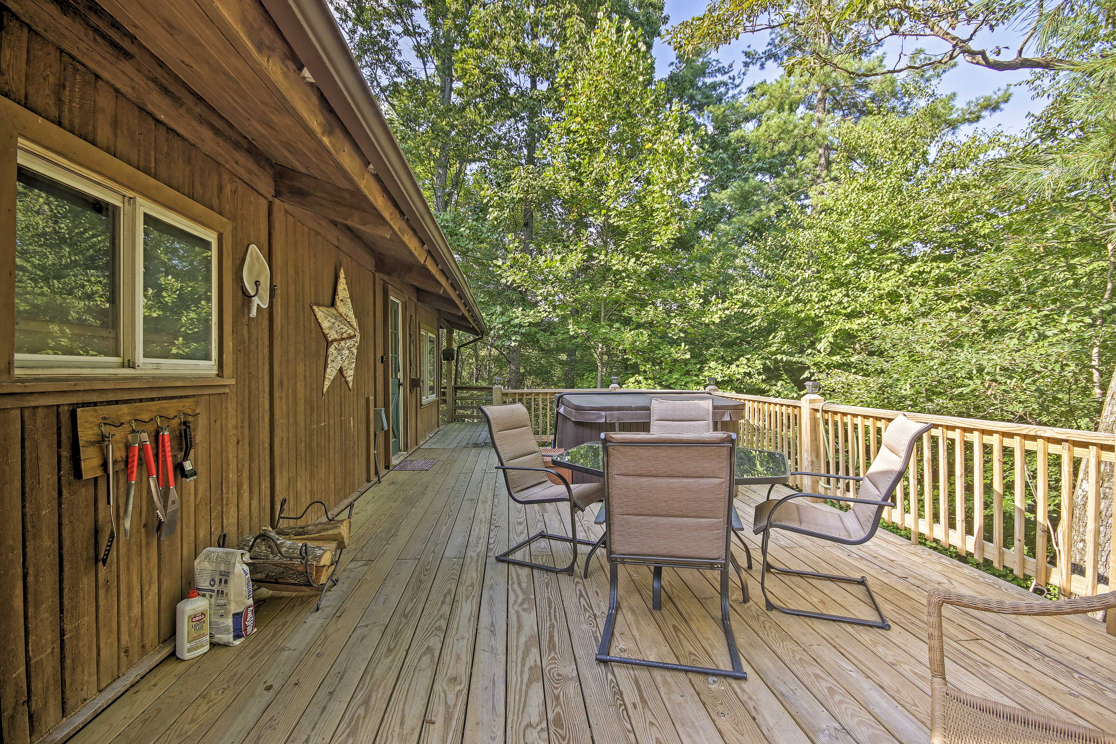 Property Image 2 - Secluded Stanardsville Cabin w/ 10 Acres & Hot Tub