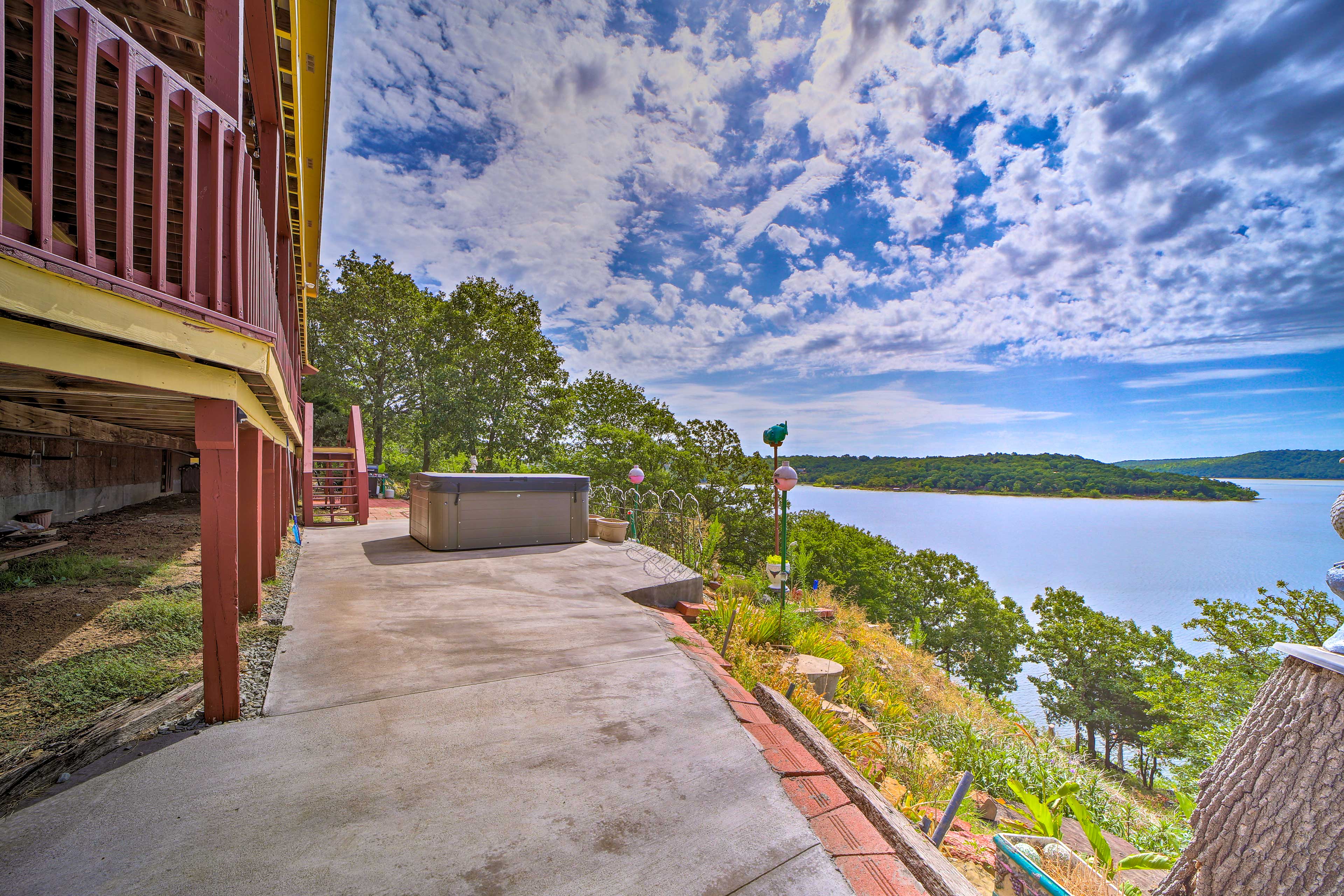 Waterfront Lake Eufaula Home: Multi-Level Balcony