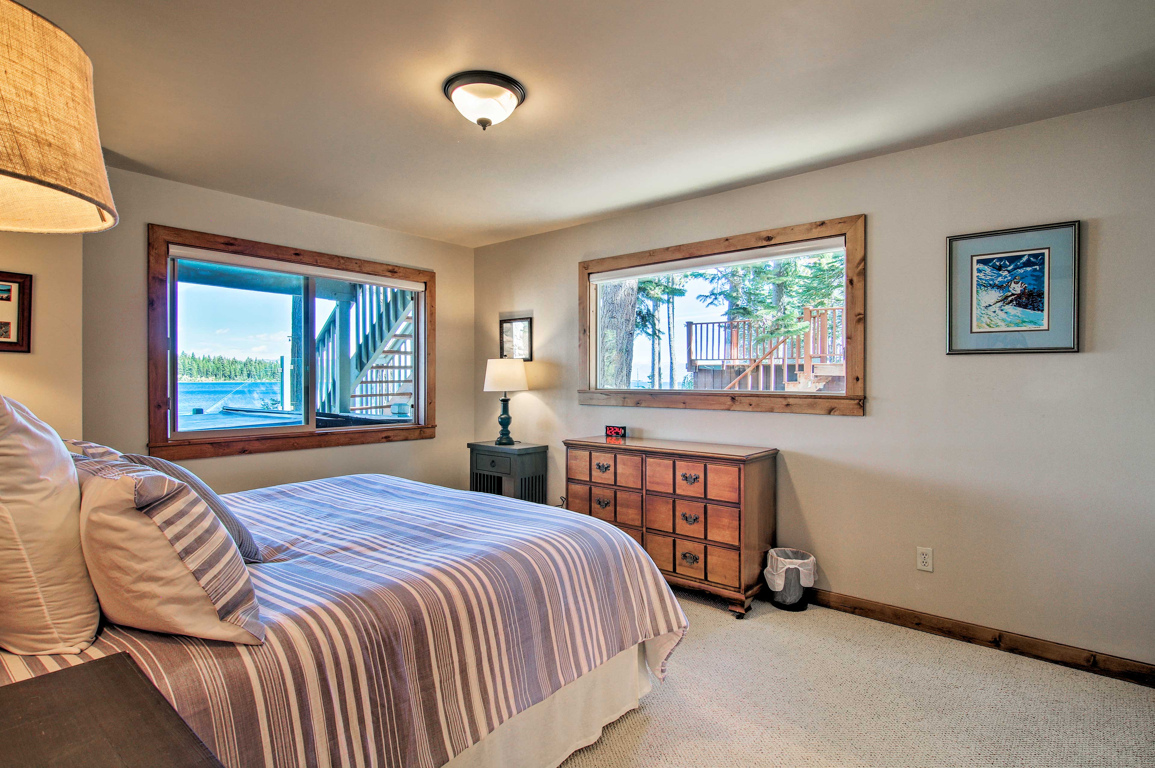 Hot Tub & Lake Tahoe Views: Waterfront Retreat