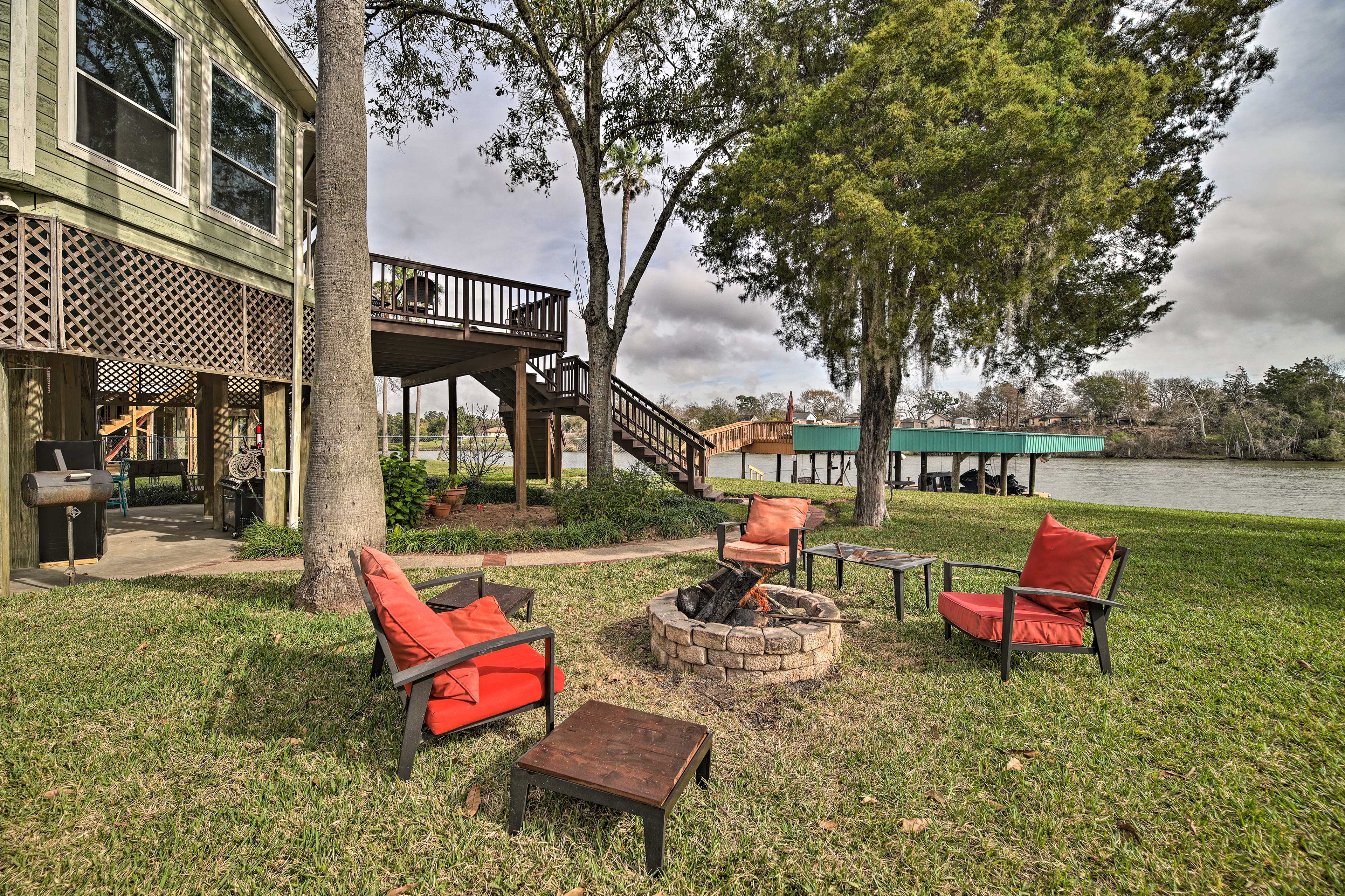 Property Image 2 - Waterfront San Jacinto River Home w/ Boat Slip!