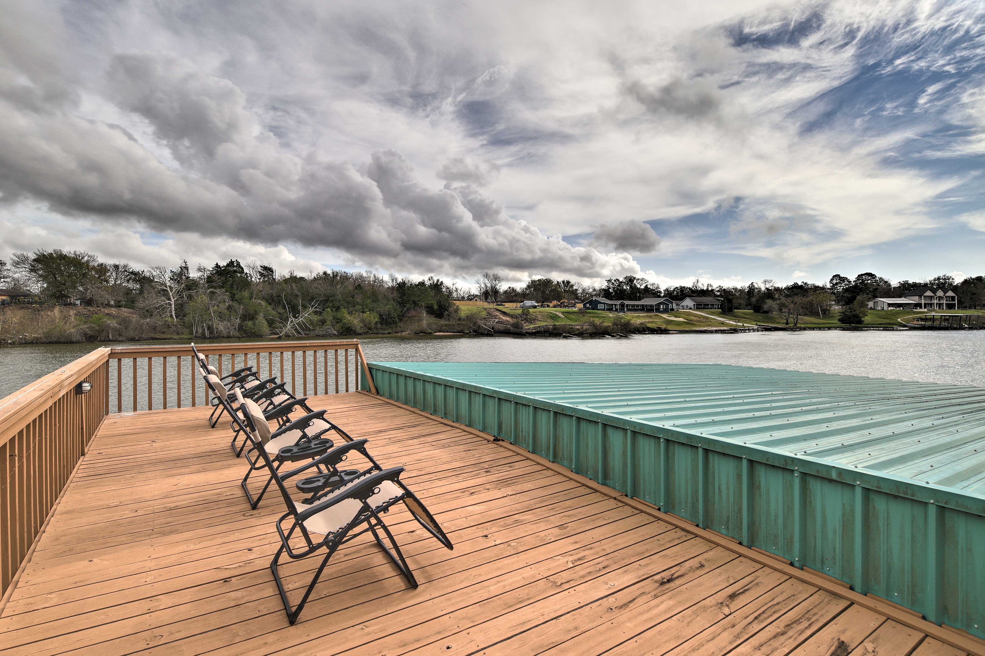 Waterfront San Jacinto River Home w/ Boat Slip!