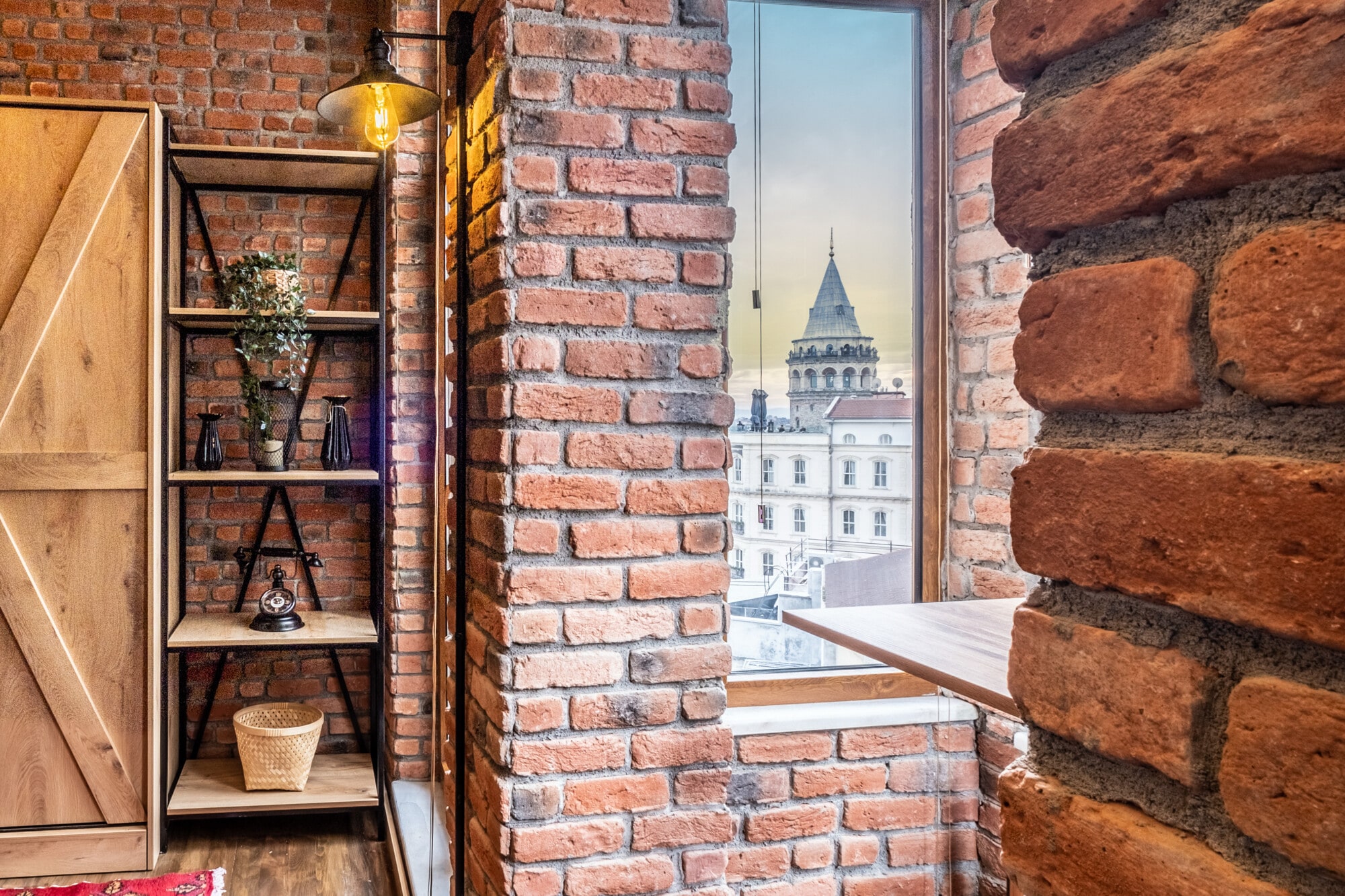 Our captivating flat is ready to host you during your Beyoglu stay.