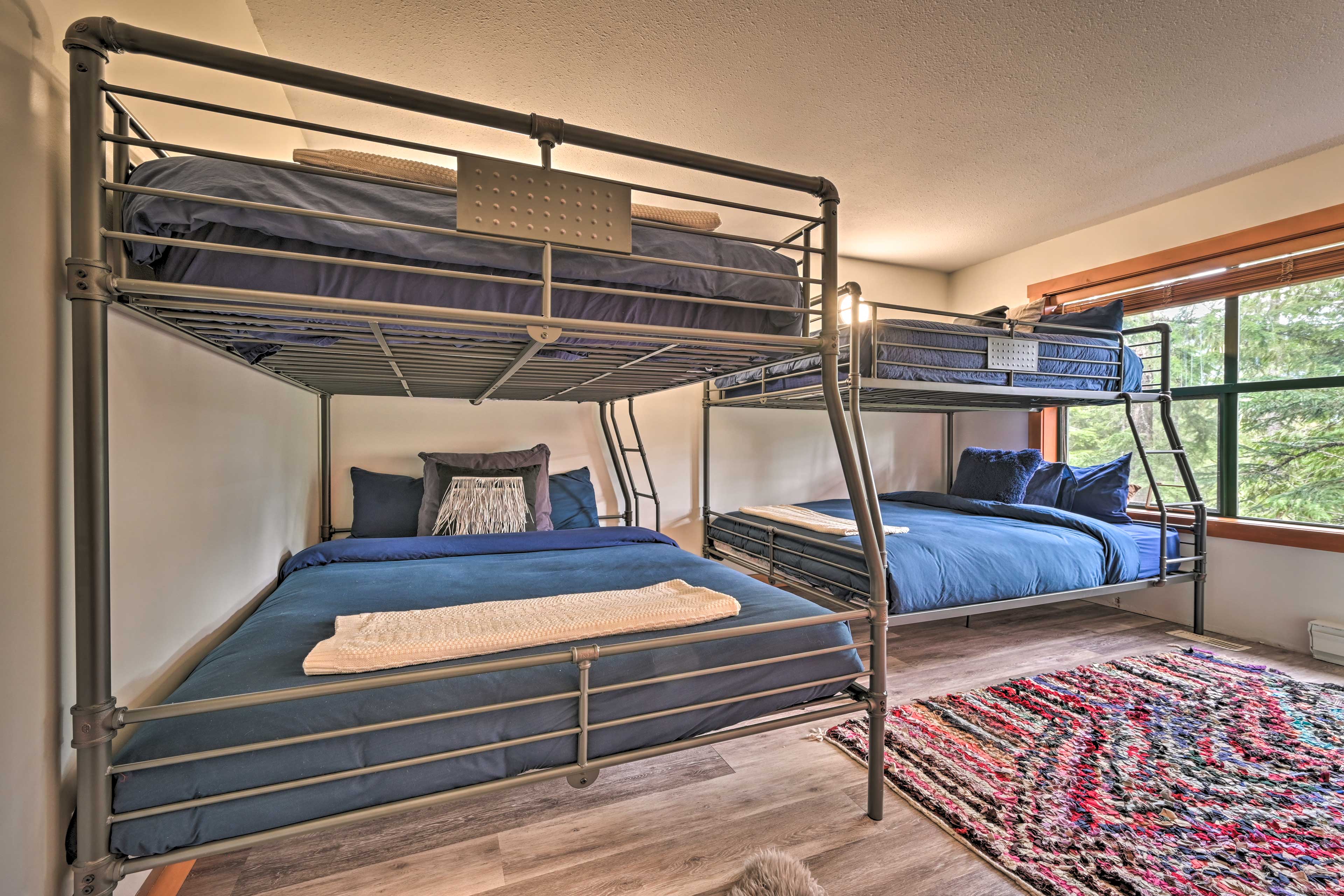 Whistler Mtn Chalet in Ski-In/Ski-Out Neighborhood