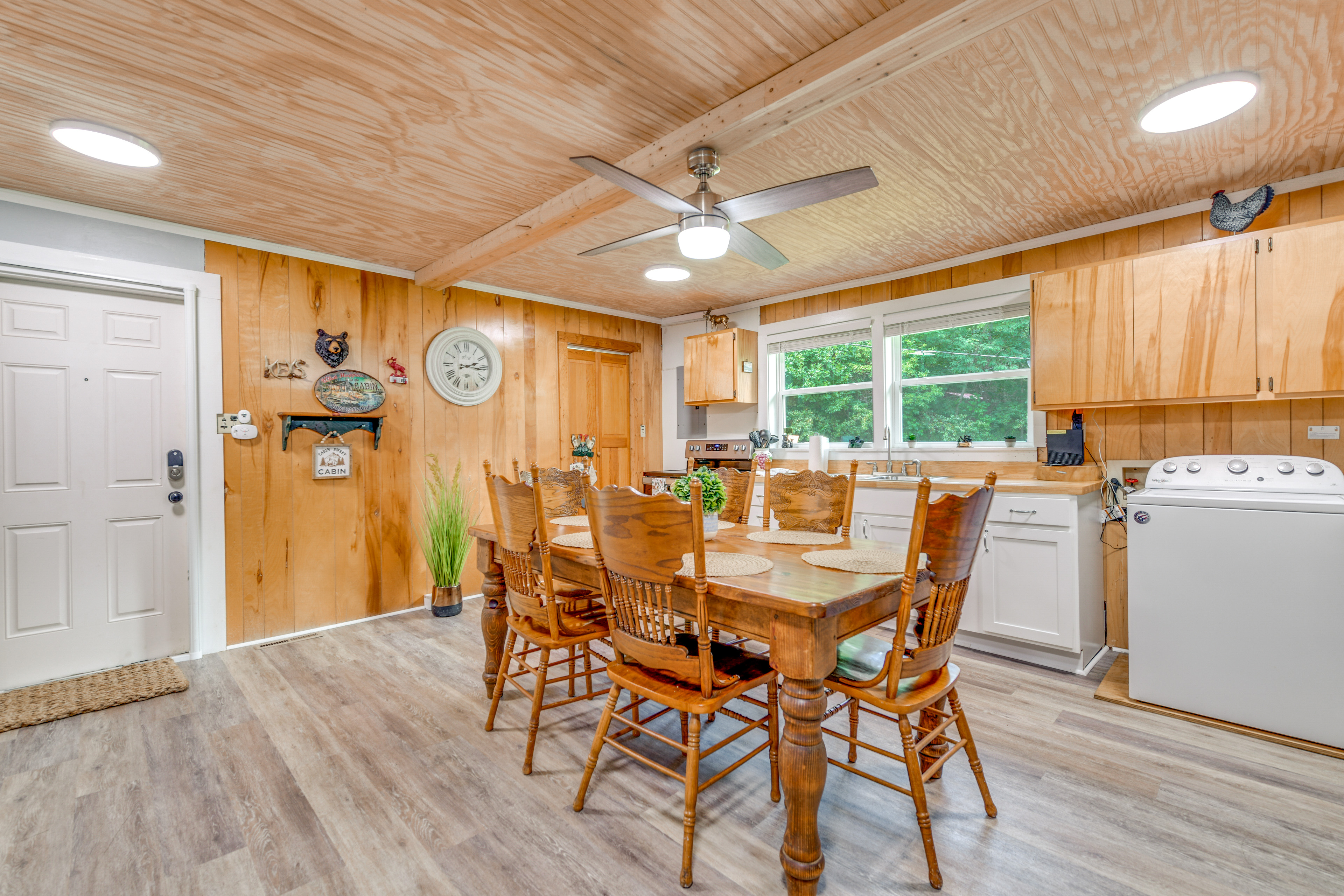 2 Mi to Ski Sapphire: Pet-Friendly Cashiers Cabin