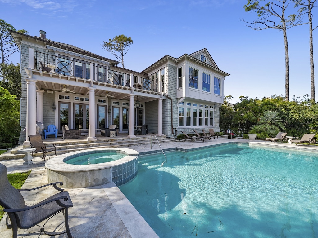 10 East Wind   Beautiful 4 Bedroom Direct Ocean Front Luxury Home