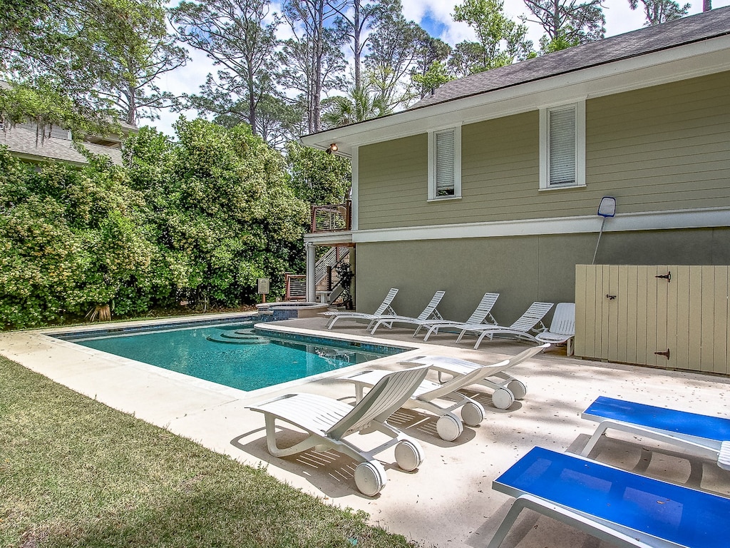 Sunny Pool Deck at 1 Catboat
