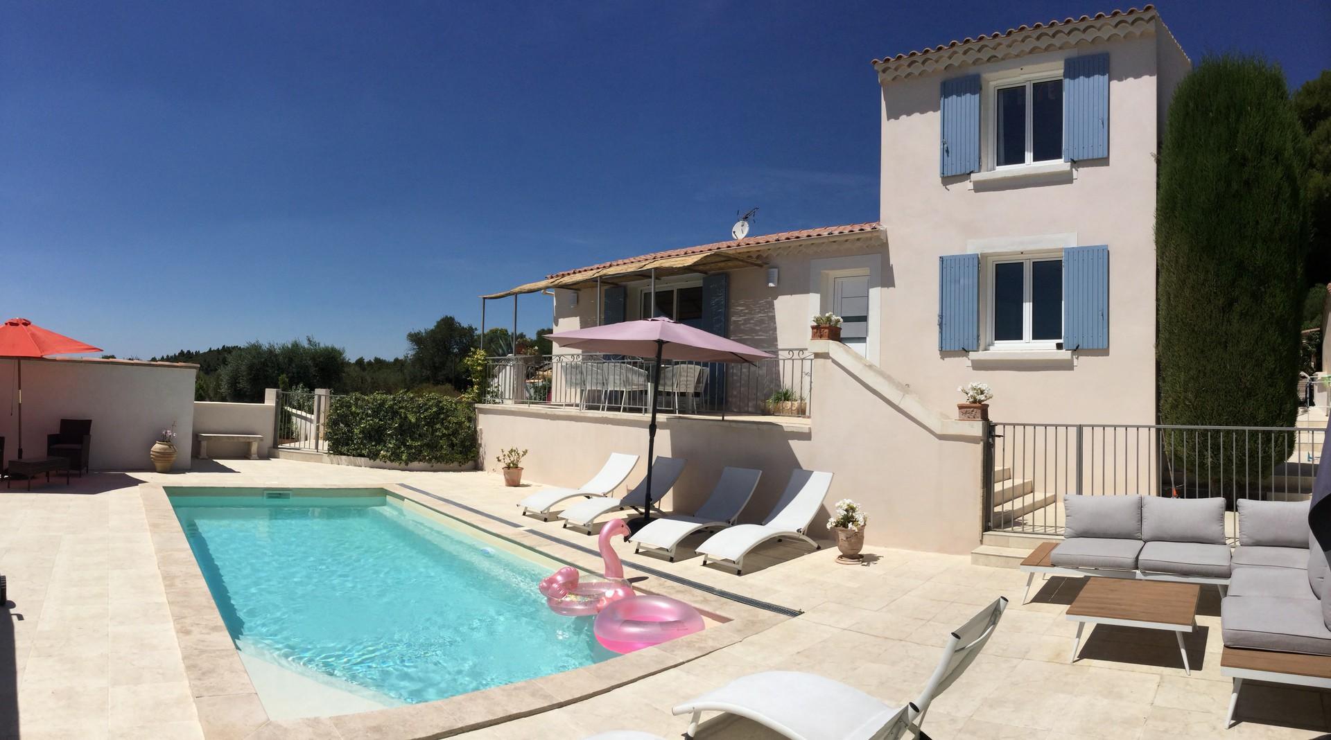 Property Image 1 - Vacation rental in the Alpilles, Provence, close to the village center - Beautiful view -Air conditionning