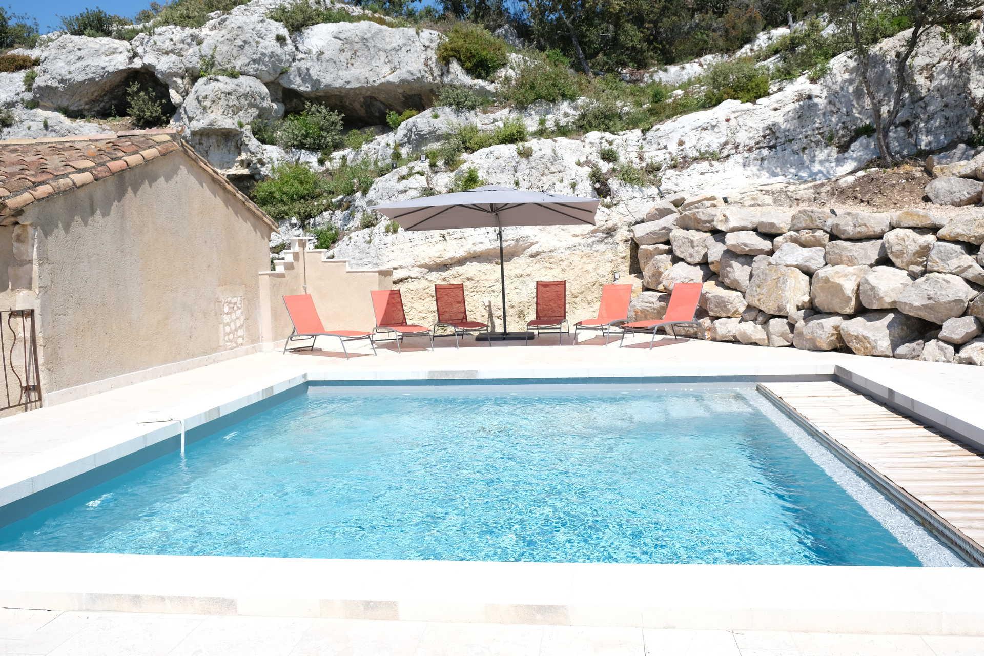 Property Image 2 - Charming villa with heated pool for 8 people near Eygalieres, in the heart of the Alpilles nature park in 