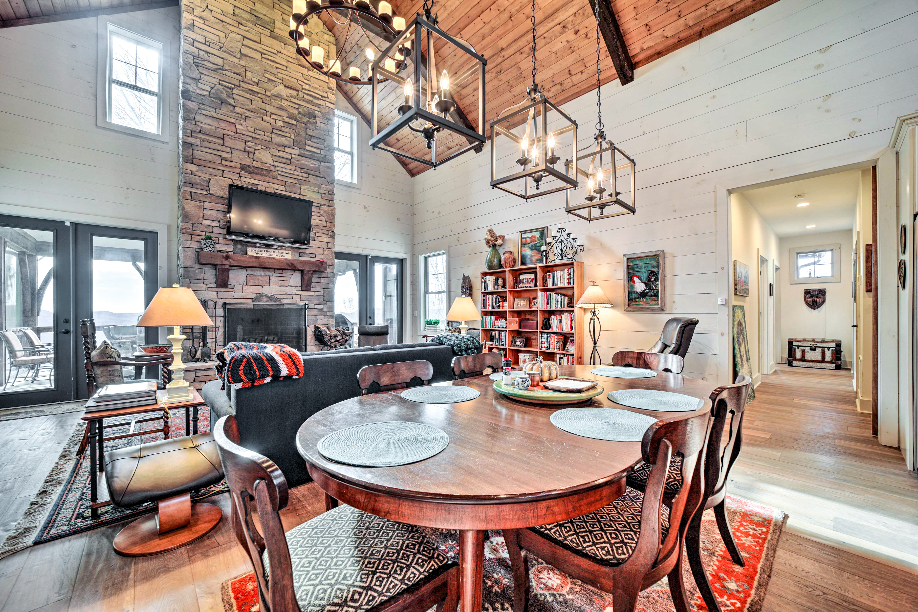 On 22 Acres: Cullowhee Craftsman Home w/ Mtn Views