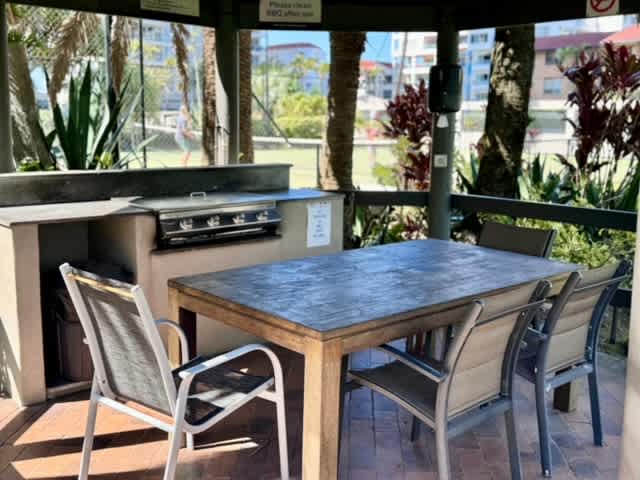 2 Bedroom Aptartment in 'Aquarius', Surfers/Broadbeach