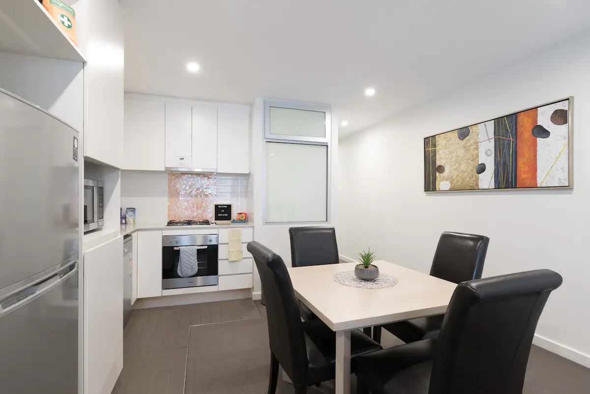 Property Image 2 - ‘Sleep, Swim & Steam’ - 2 Bedroom Apartment with Carpark
