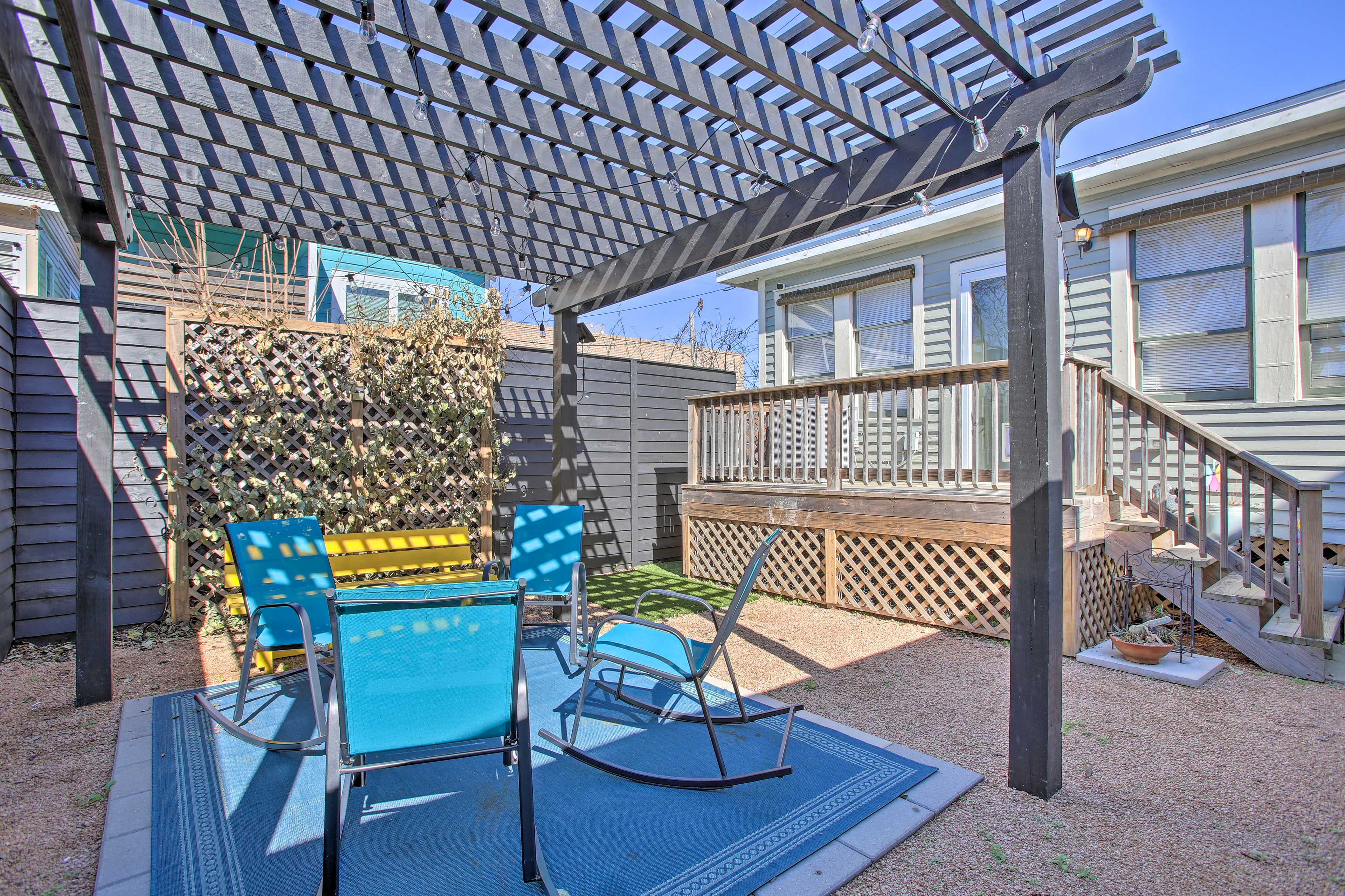 Property Image 2 - Cozy Beach Bungalow Near Galveston Seawall & Pier