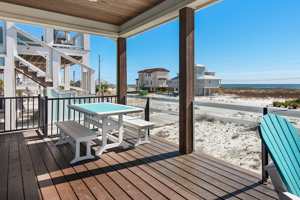 Para-Dise Upper balcony