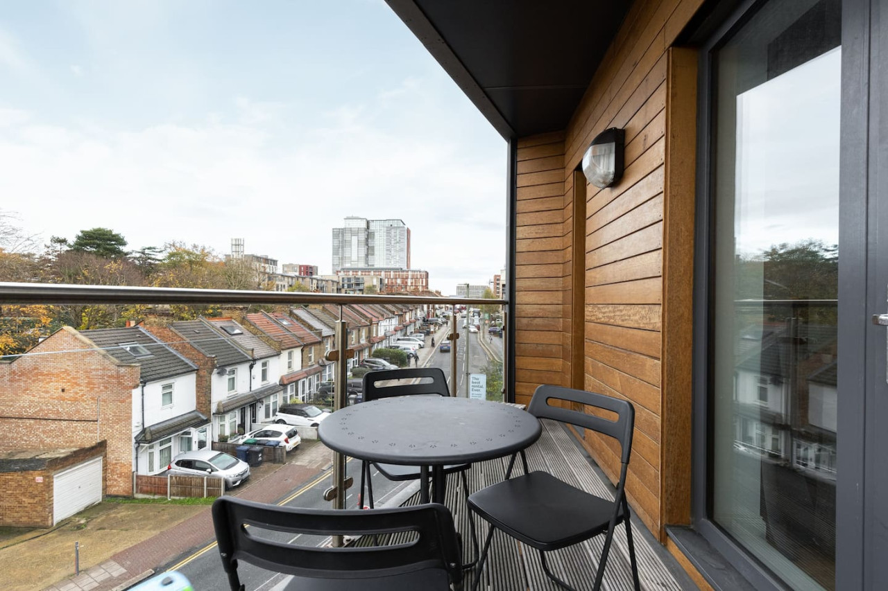 Property Image 2 - The Colindale Collection