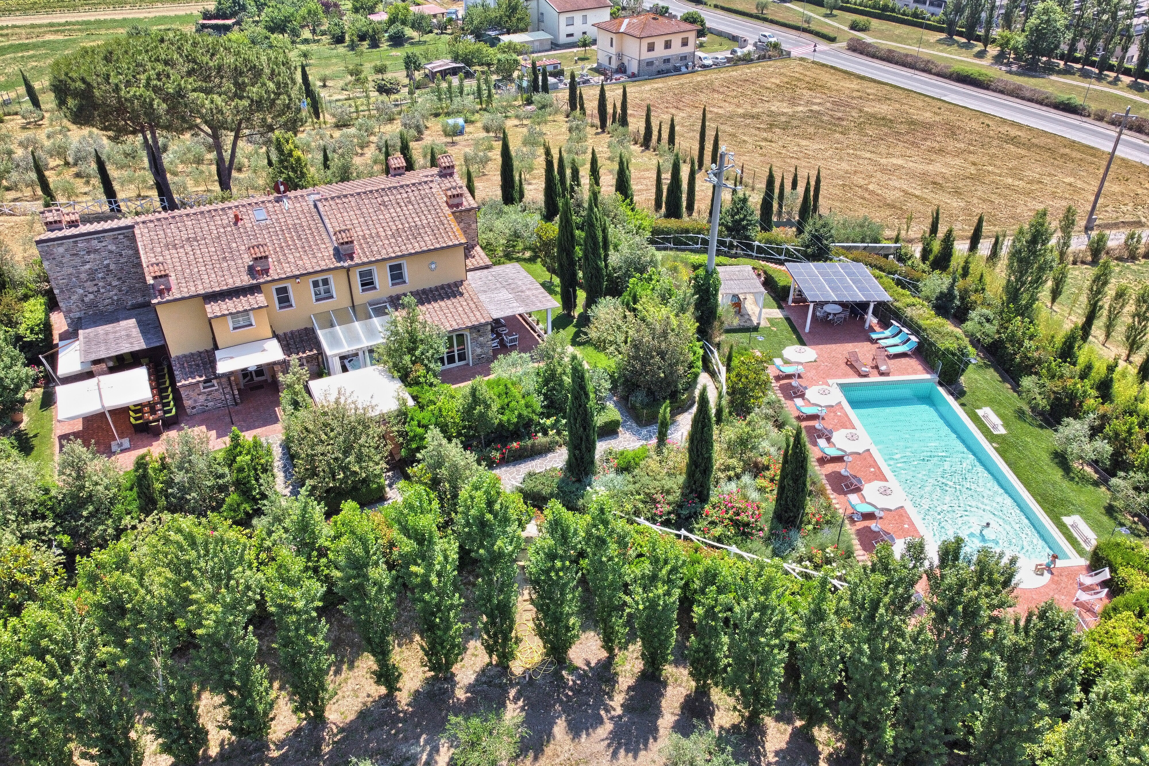 Property Image 2 - Luxury Villa in Tuscany with Pool near Pisa and Florence - Sixe Bedrooms 12 pl