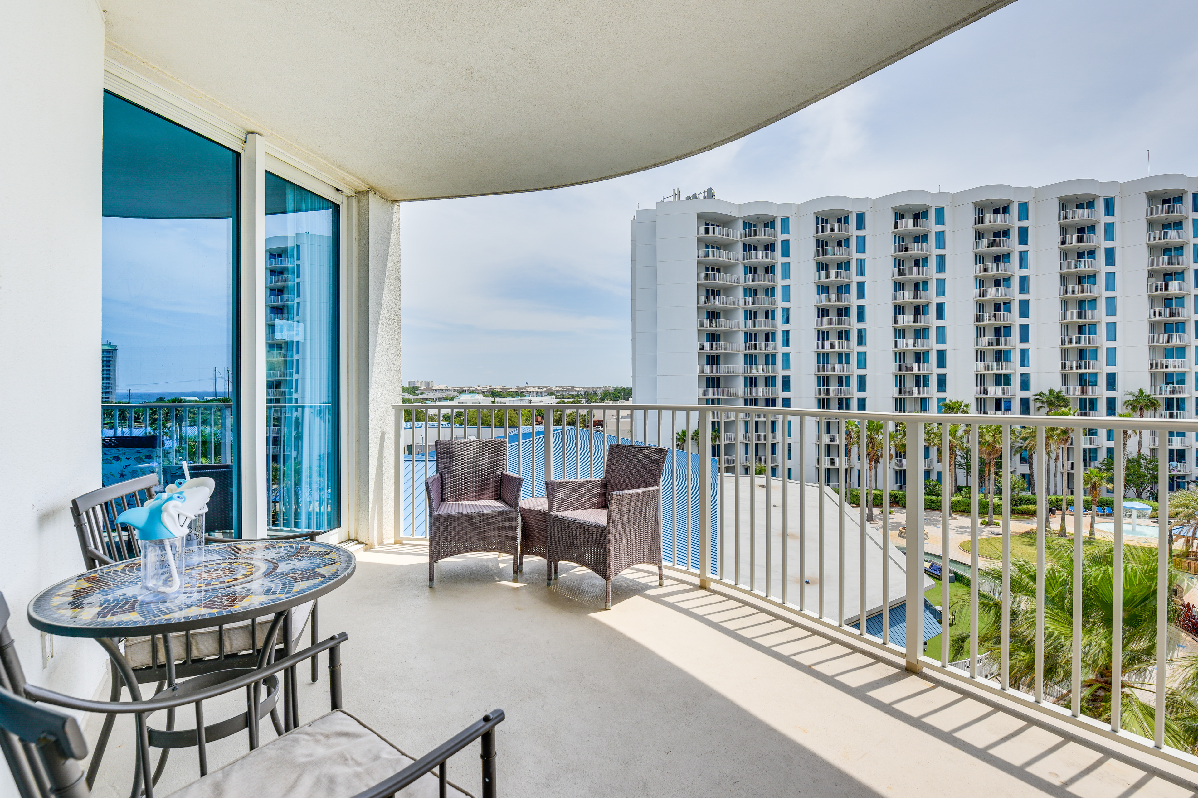 Property Image 1 - Walk to Beach: Poolside Oasis in Palms of Destin!