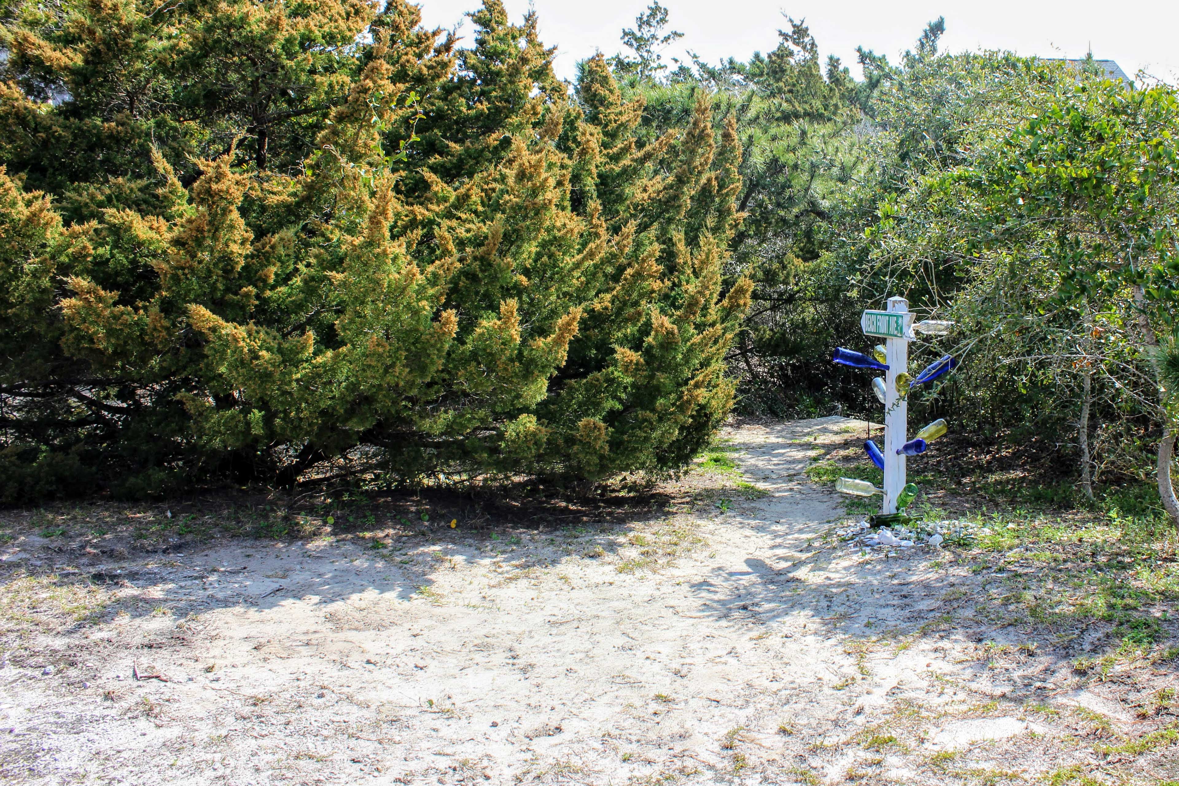 Colorful Emerald Isle Home: Just Steps to Beach!