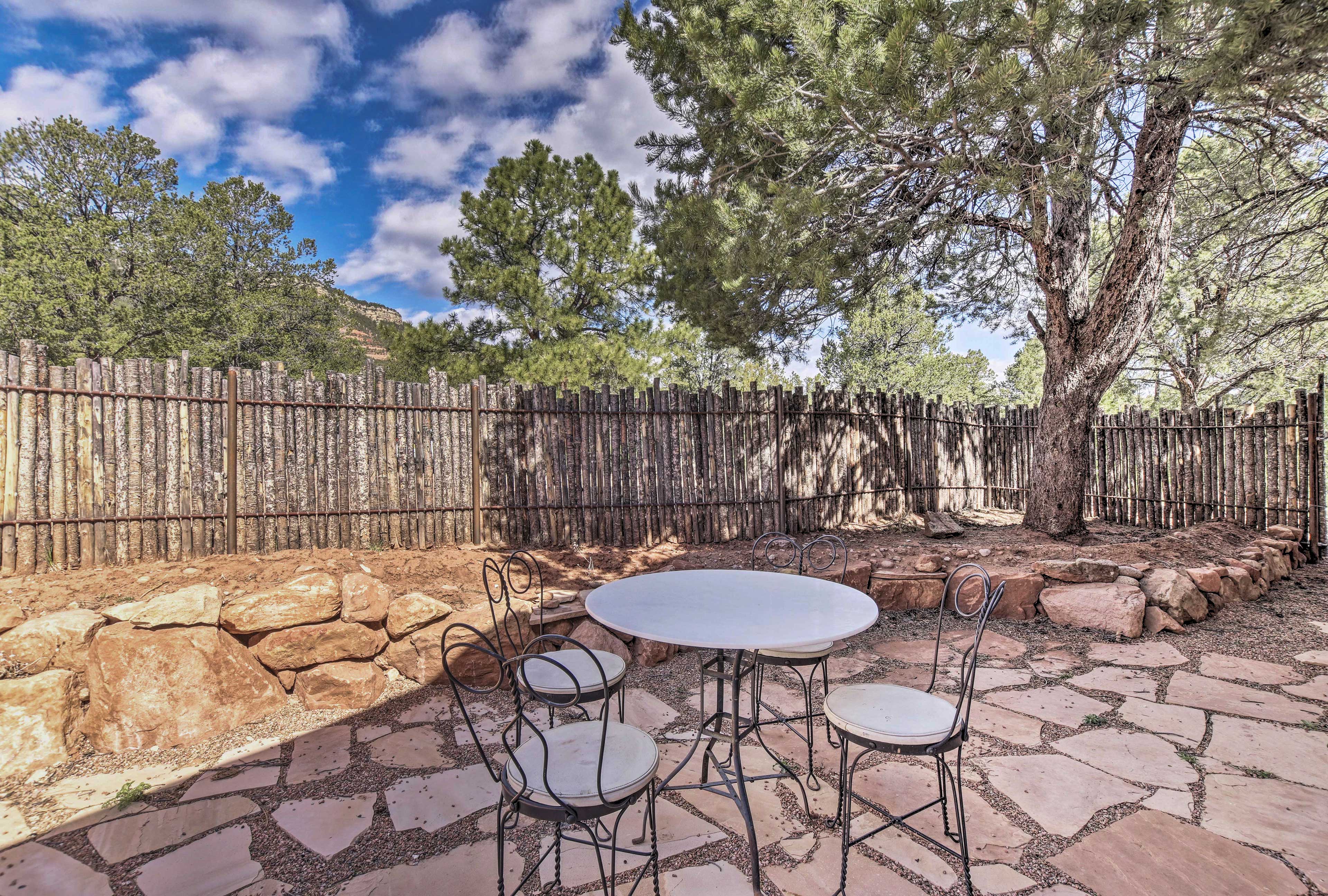 Rowe Home w/ Pecos National Park Views!